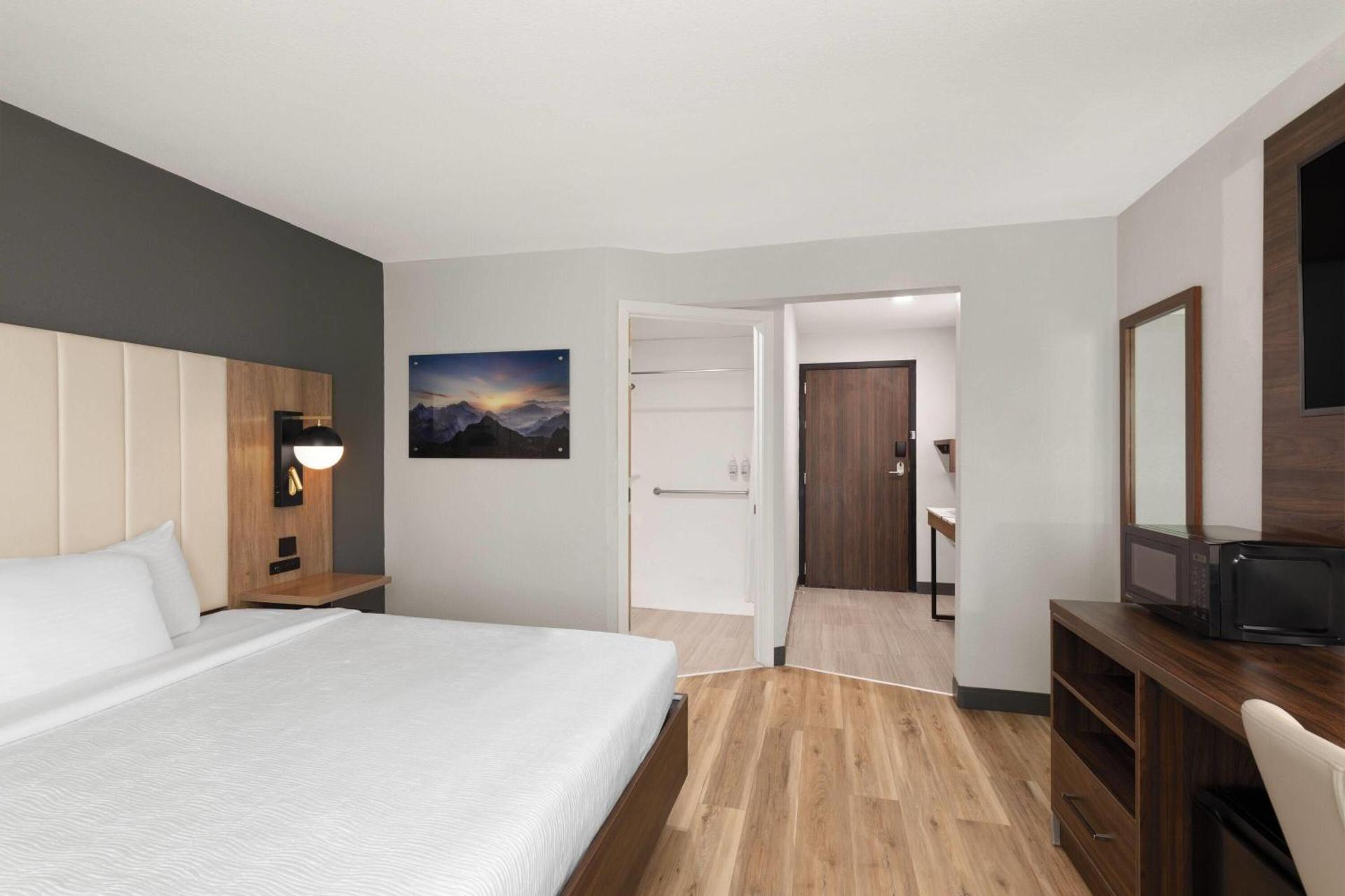 Photo of the whole room