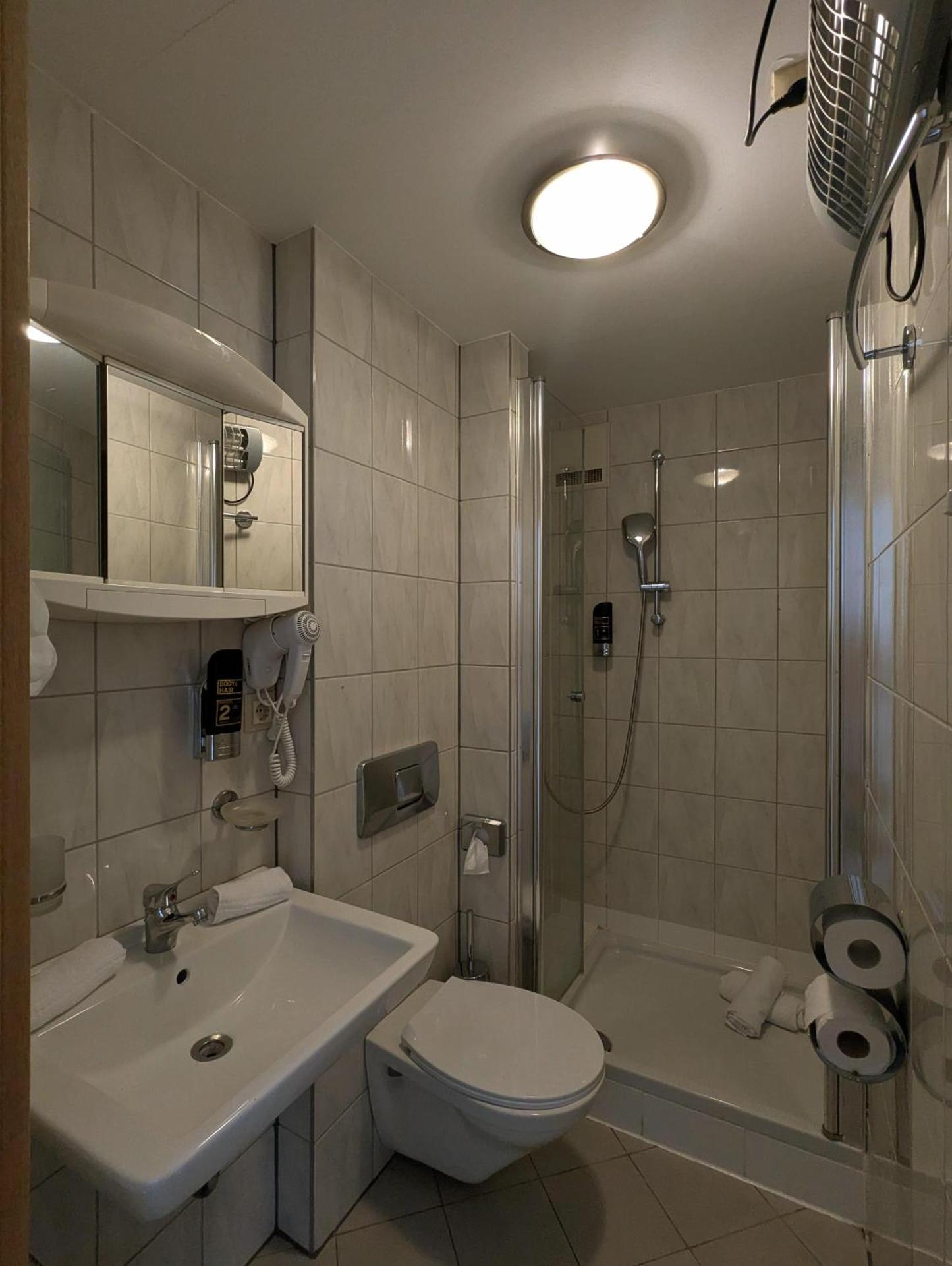 A - City HOTEL Schiff