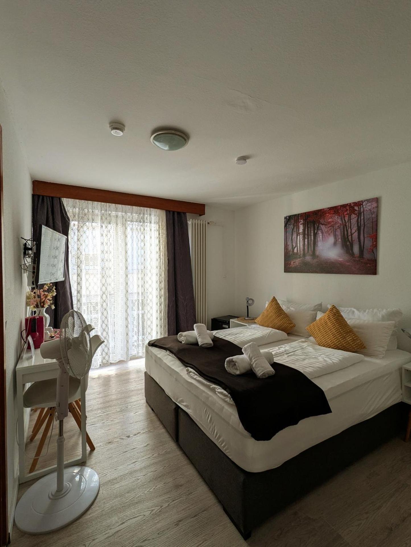 A - City HOTEL Schiff