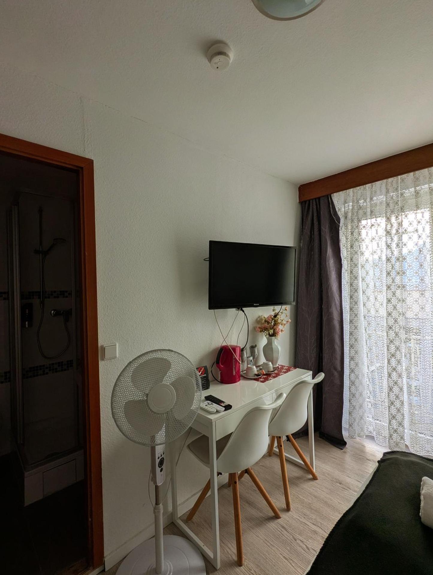 A - City HOTEL Schiff