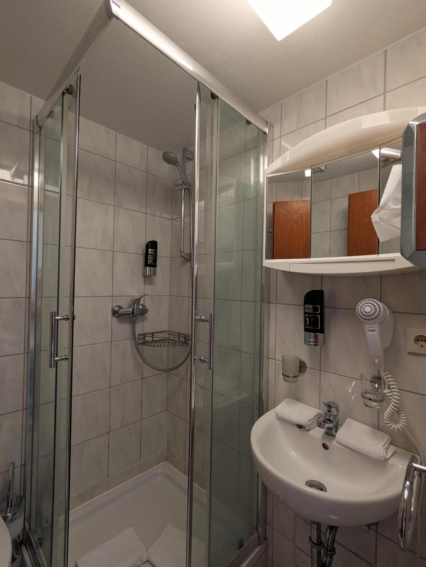 A - City HOTEL Schiff