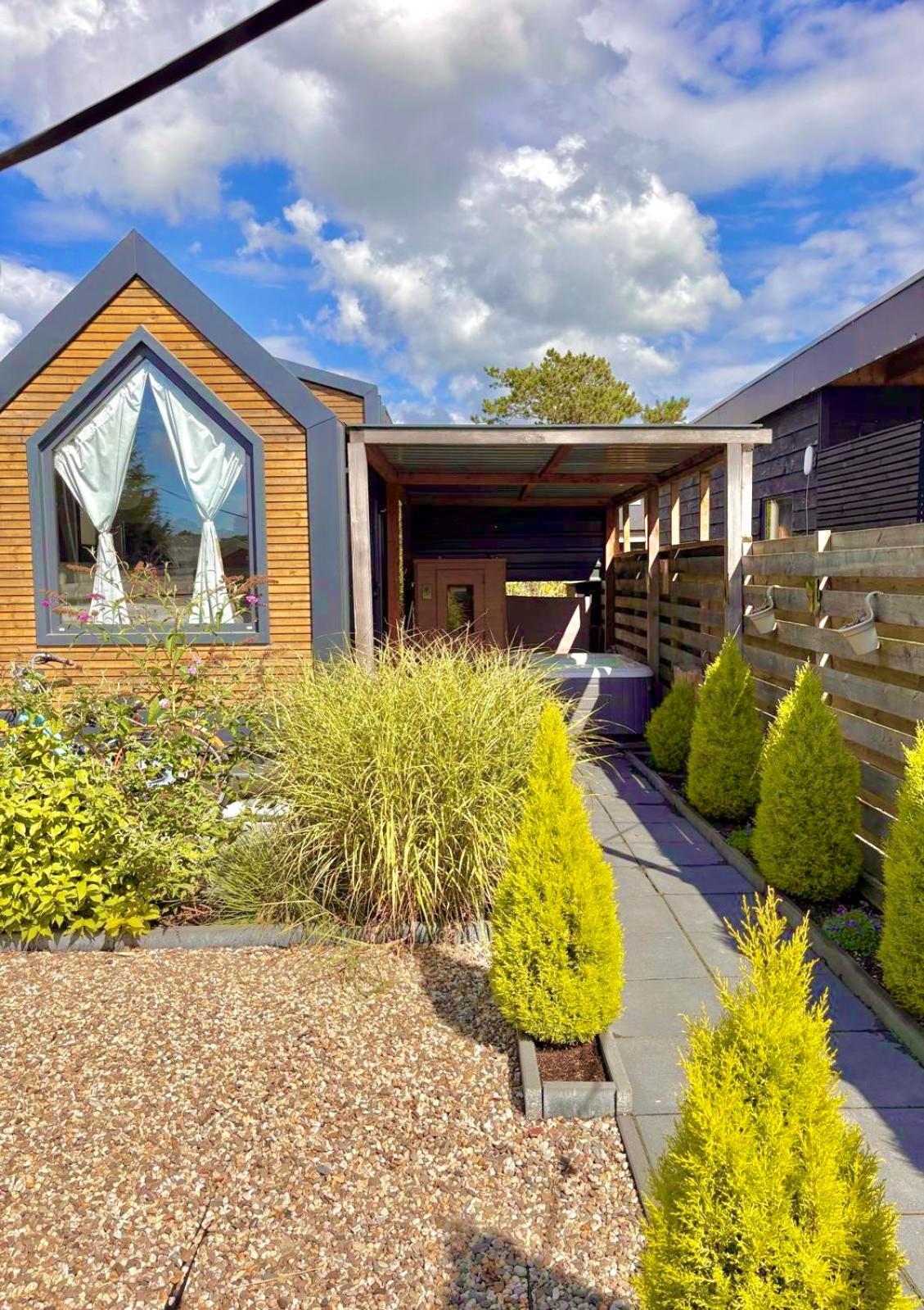 Tiny house with sauna & jacuzzi near Amsterdam