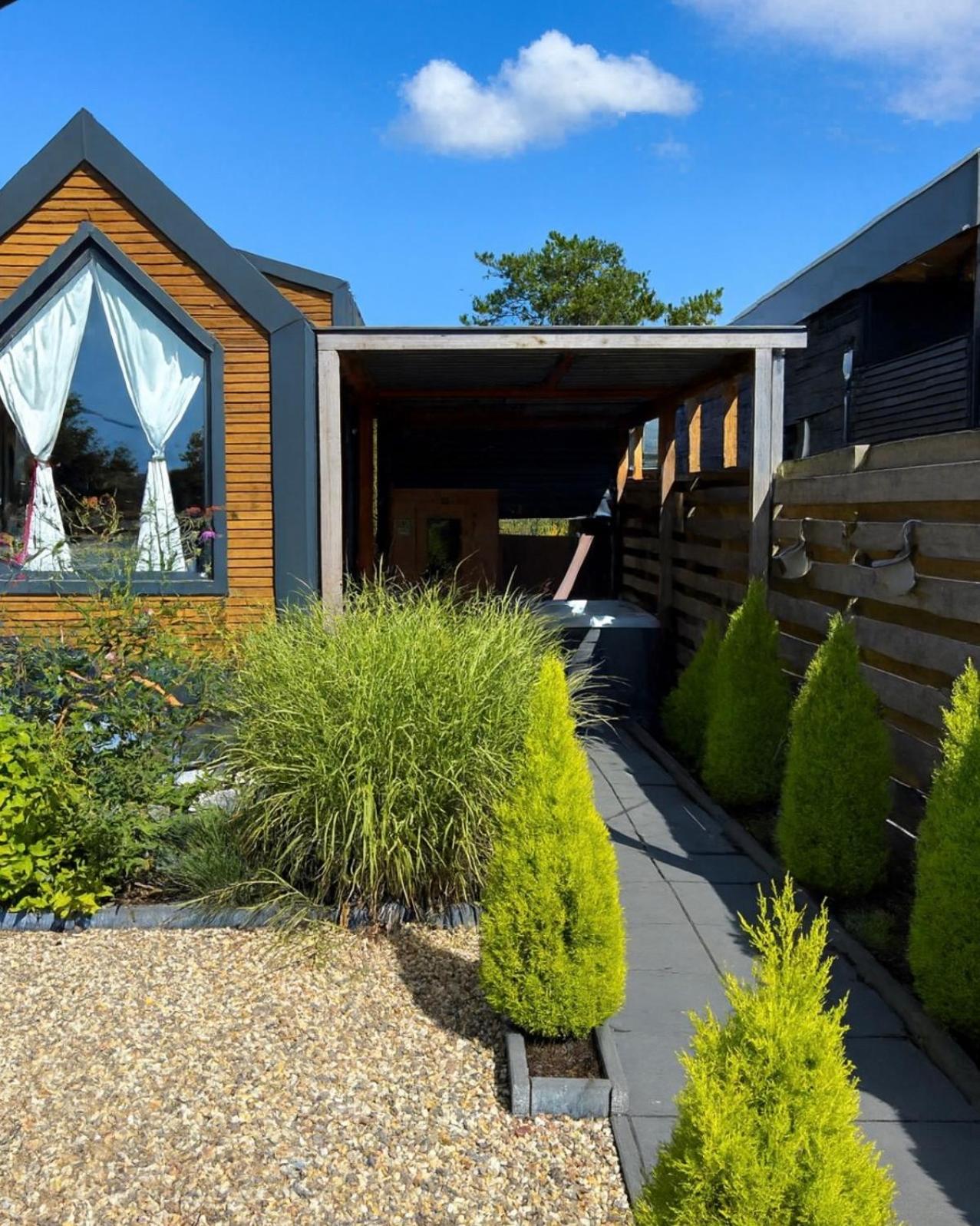 Tiny house with sauna & jacuzzi near Amsterdam