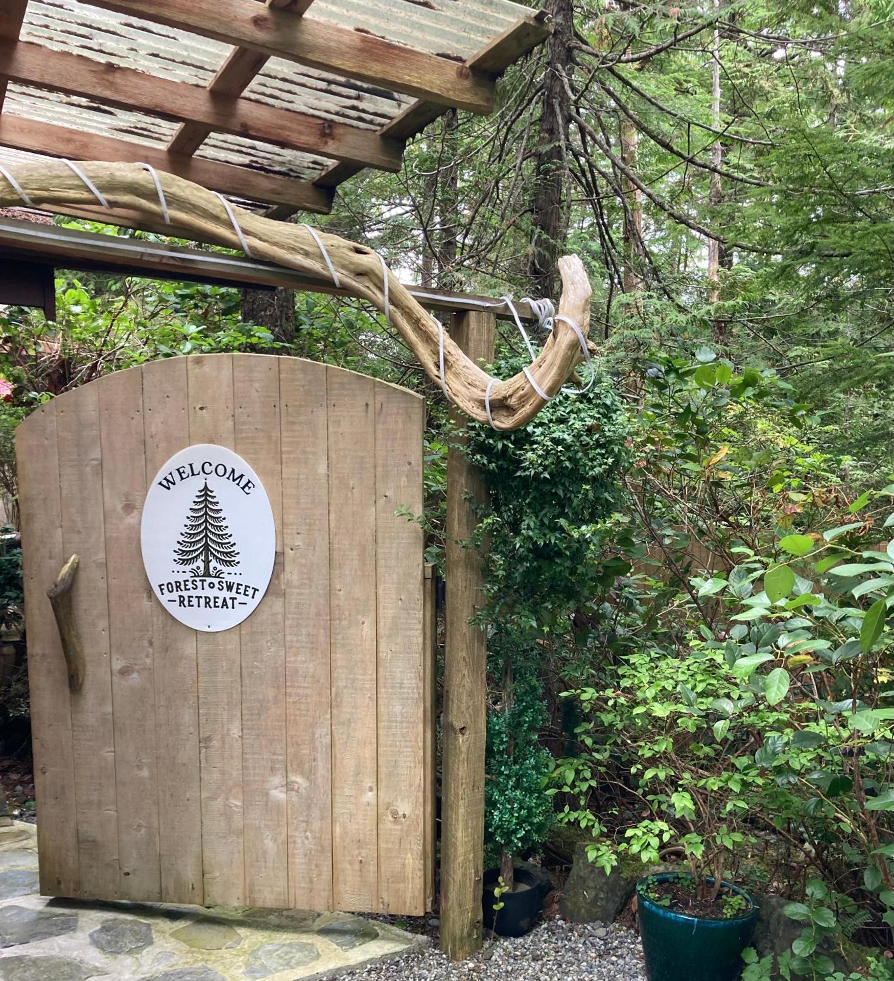 Forest Sweet Retreat Hot Tub & Wood Fired Sauna