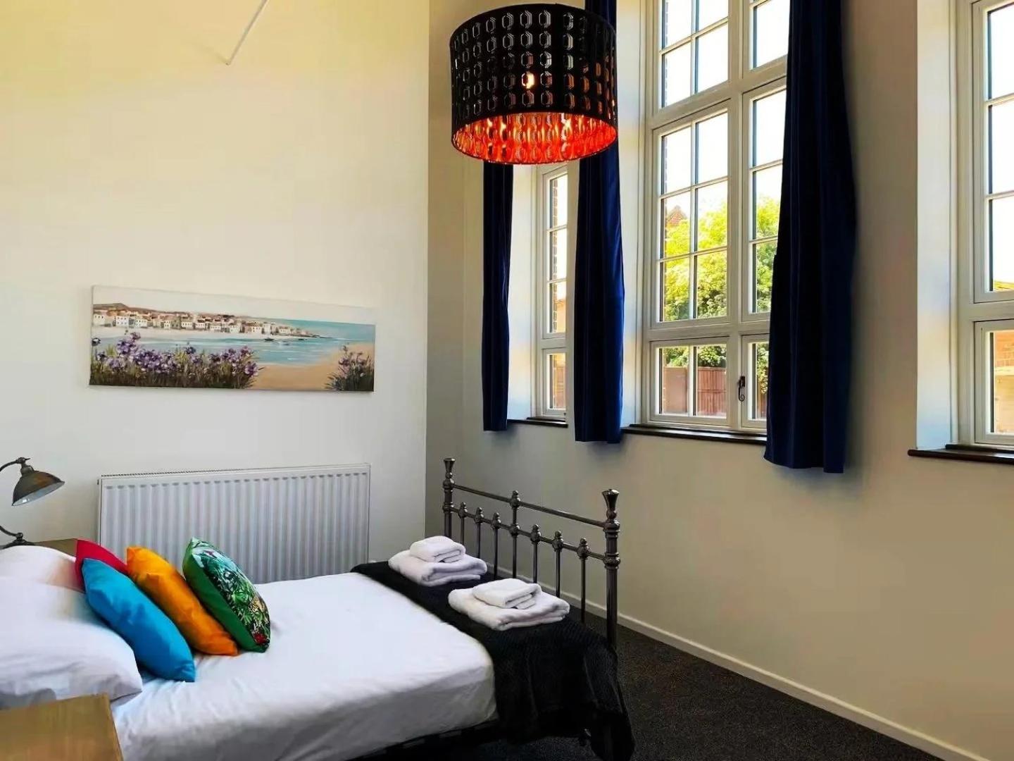 Skool House Retreat - 9 bedroom option