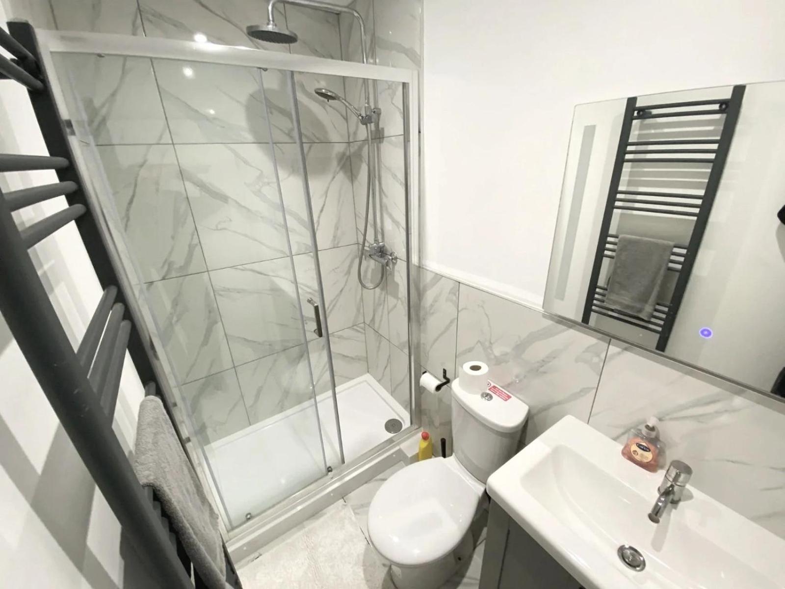 Skool House Retreat - 9 bedroom option