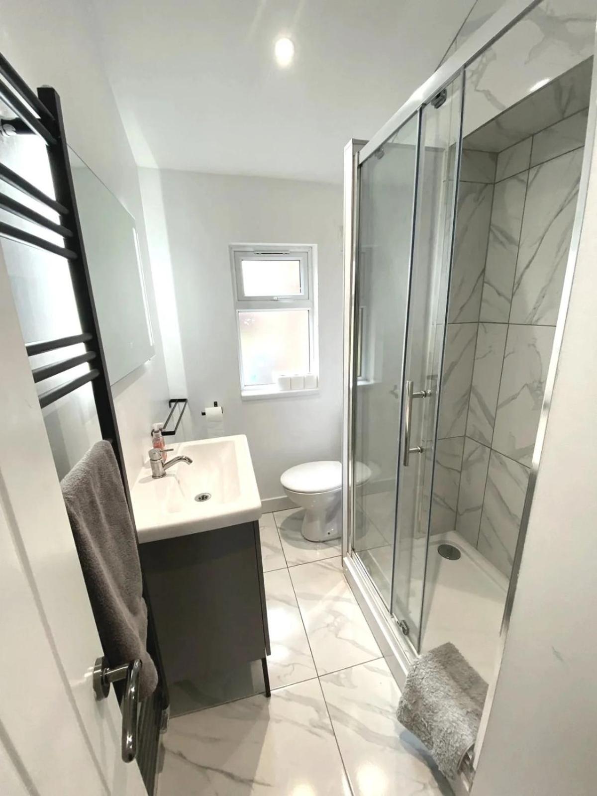 Skool House Retreat - 9 bedroom option