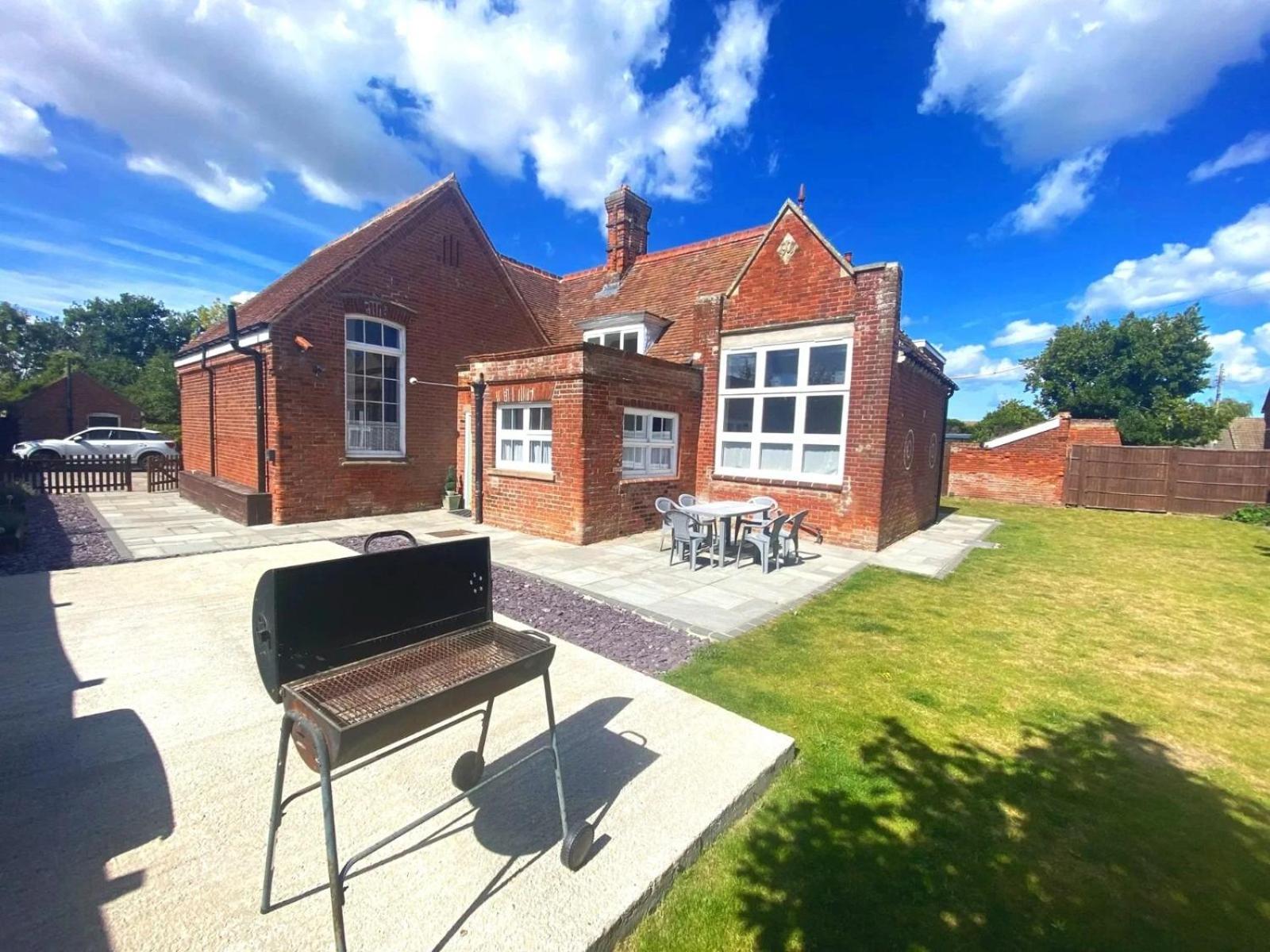 Skool House Retreat - 9 bedroom option