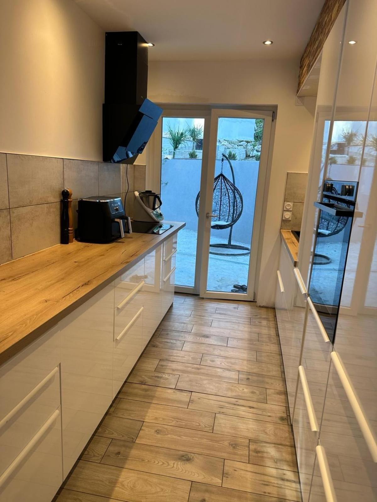 Aix les Bains Bel appartement 3 pièces proche du lac parking privé