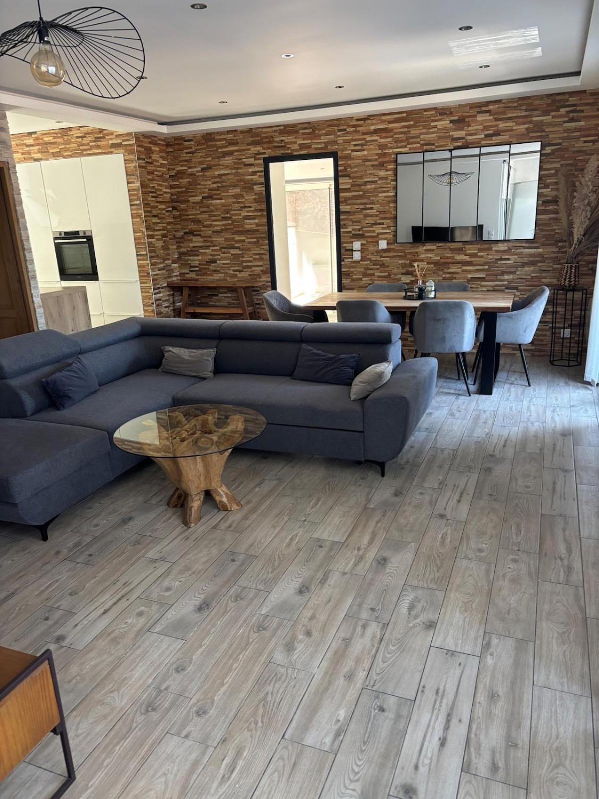 Aix les Bains Bel appartement 3 pièces proche du lac parking privé