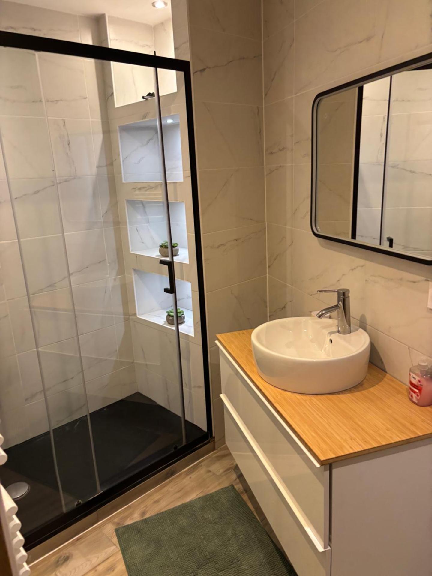 Aix les Bains Bel appartement 3 pièces proche du lac parking privé