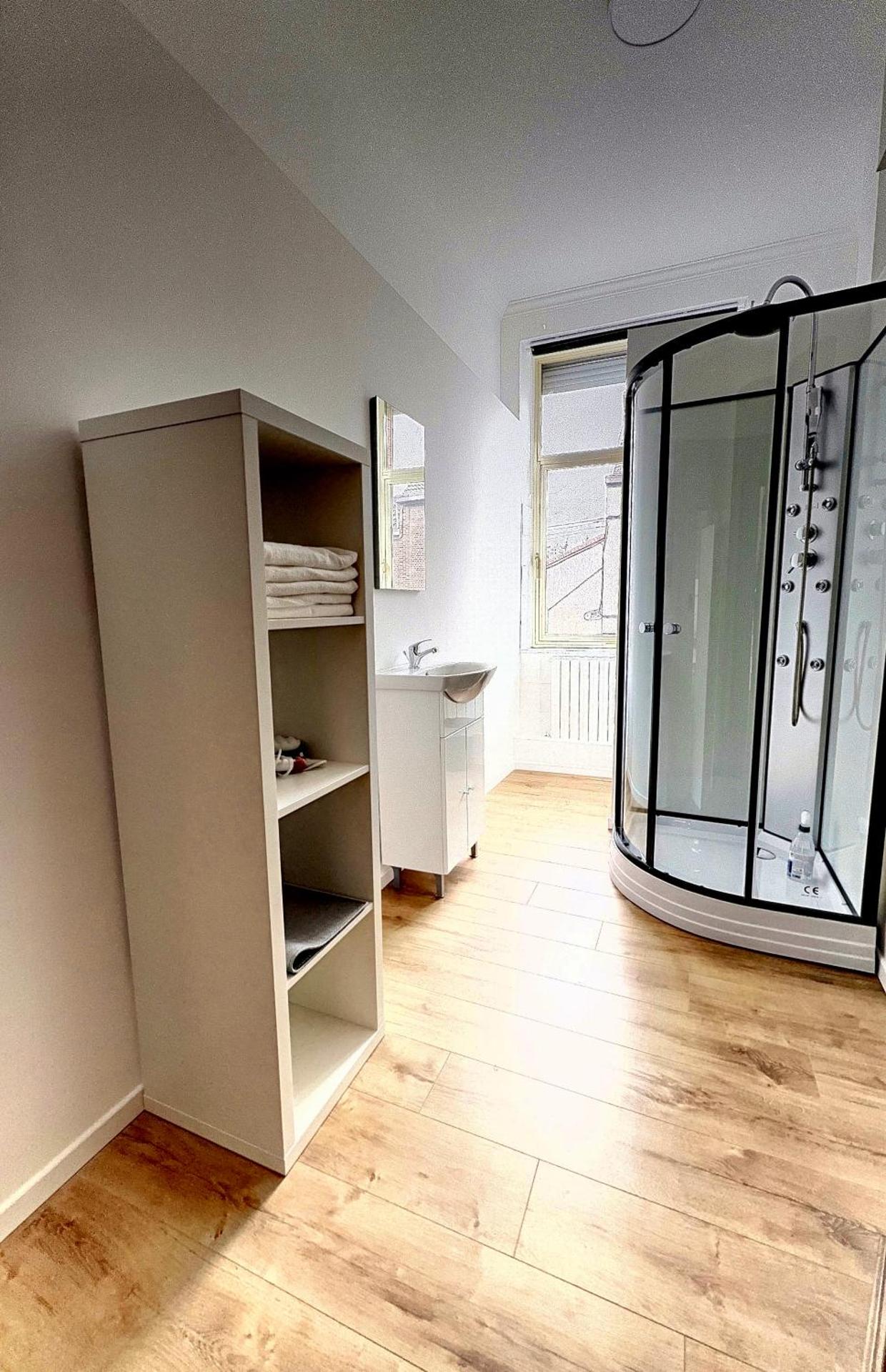 Station 82A Charleroi-airport