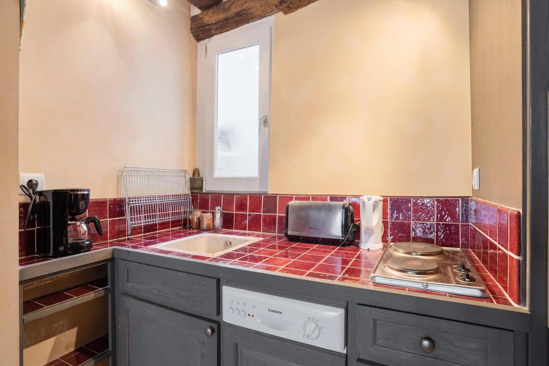 Kitchen or kitchenette