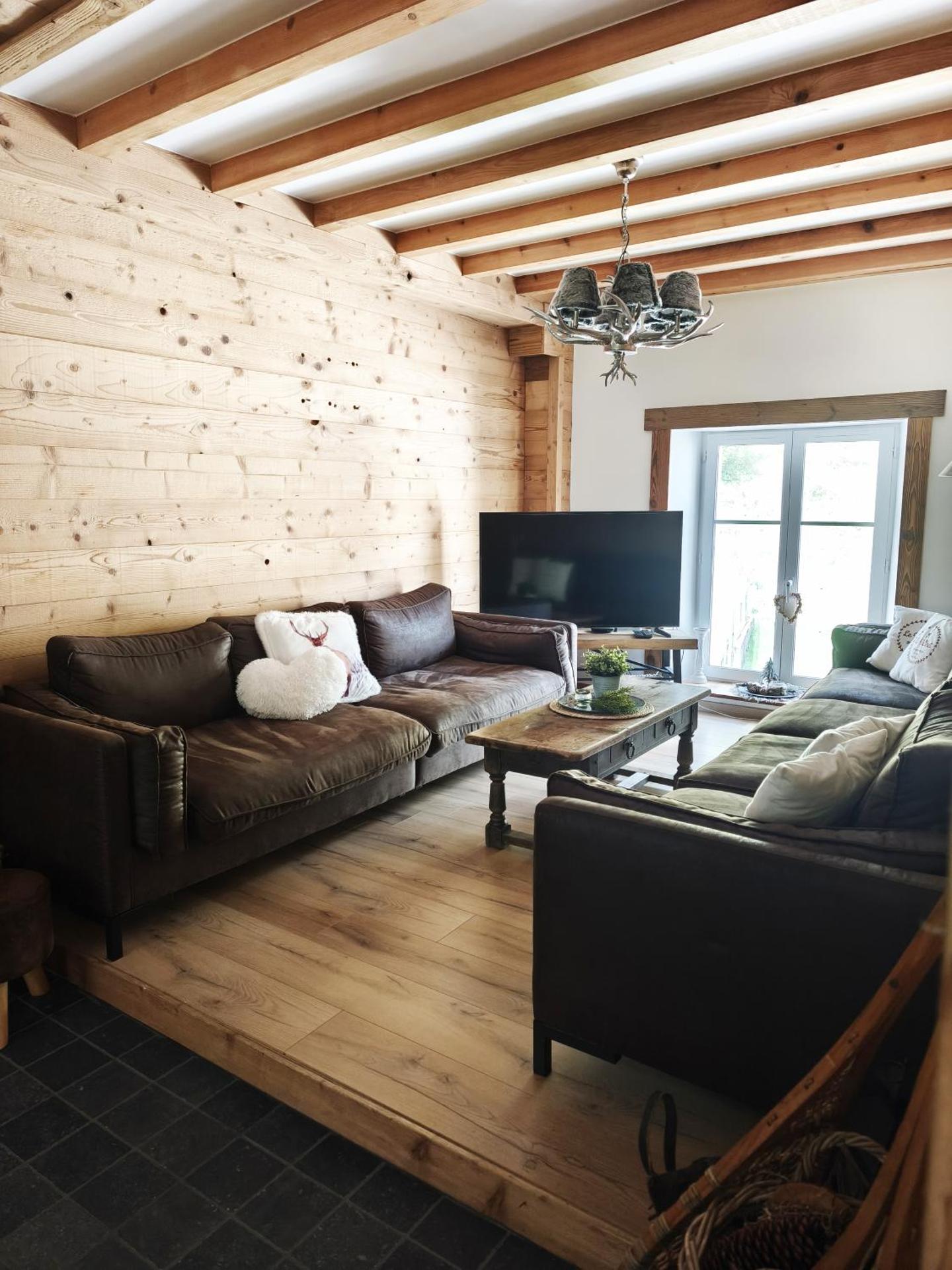 Communal lounge/ TV room