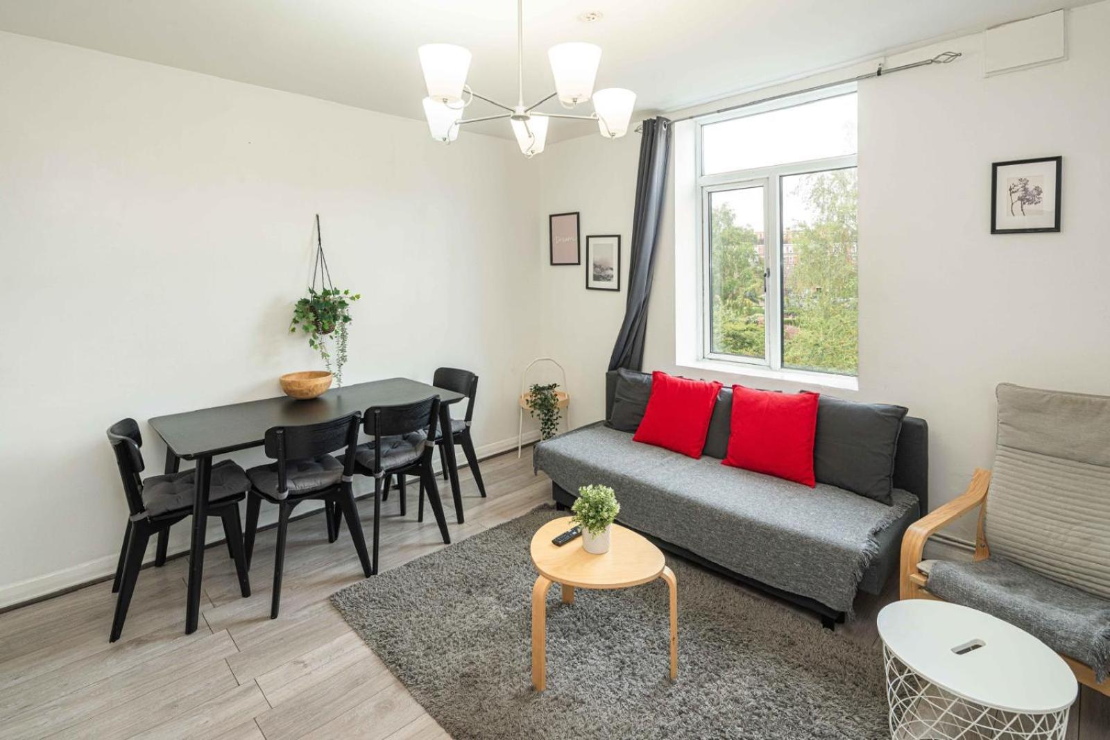 Liverpool Street, Shoreditch, Brick Lane By Mario - Free WiFi