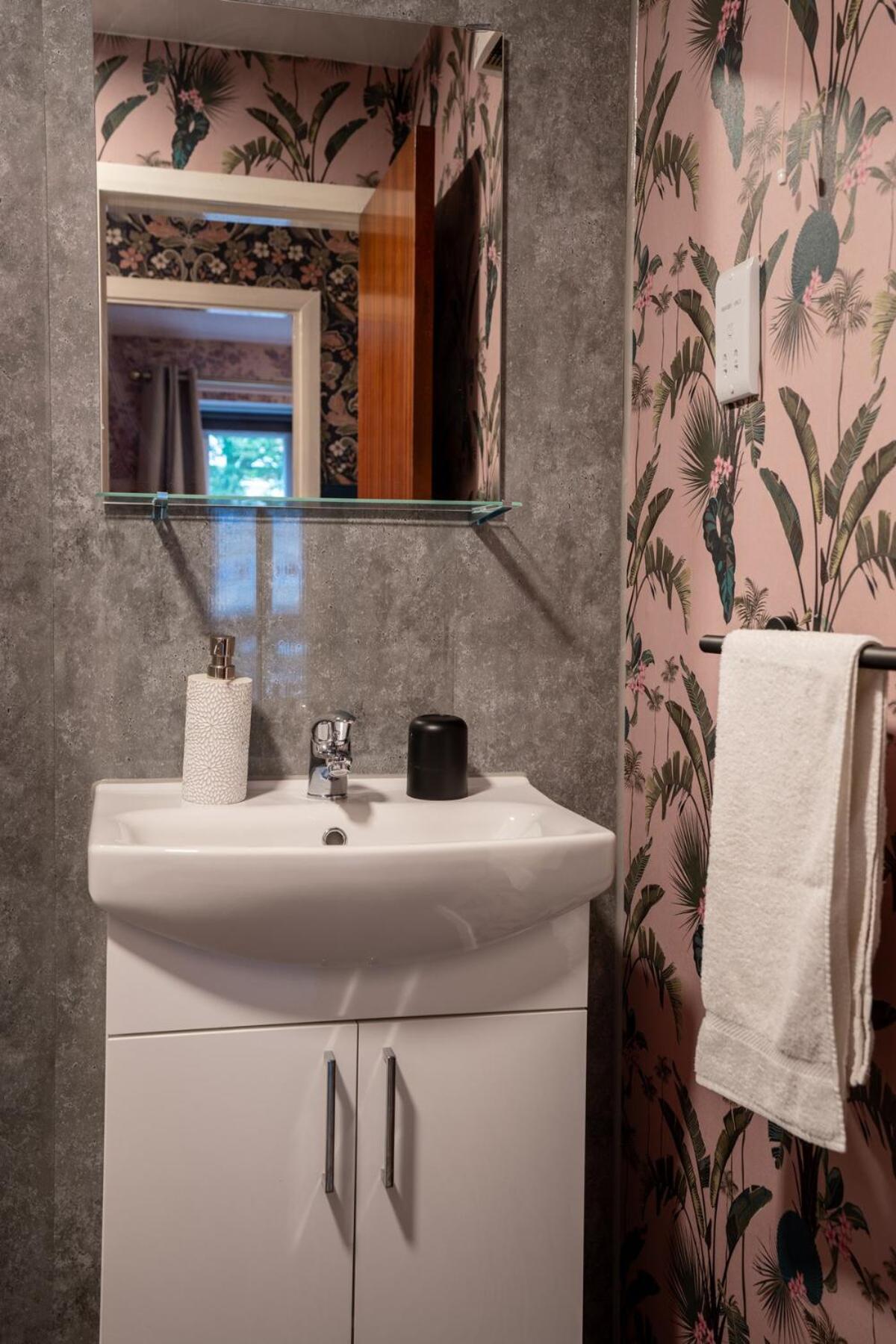 Finnieston 1BR - Walk to Hydro & SEC - Parking