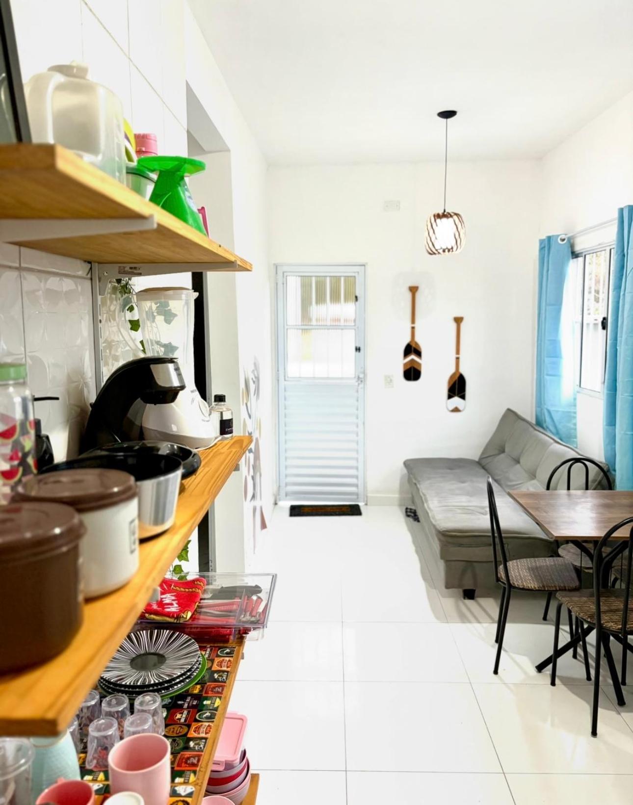 Casa Beira Mar - Vista do Mar pela Janela da Sala, perfeita, em frente à praia da enseada Sesc Bertioga