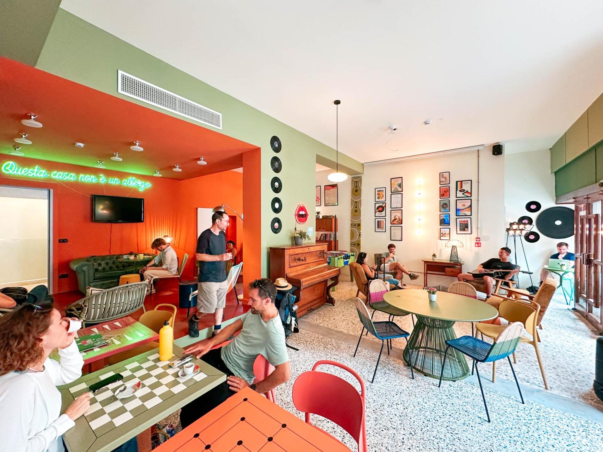 Communal lounge/ TV room