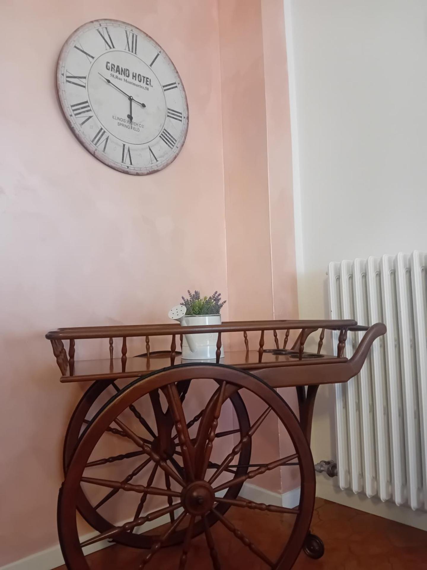 Garda City Home Family Apartments