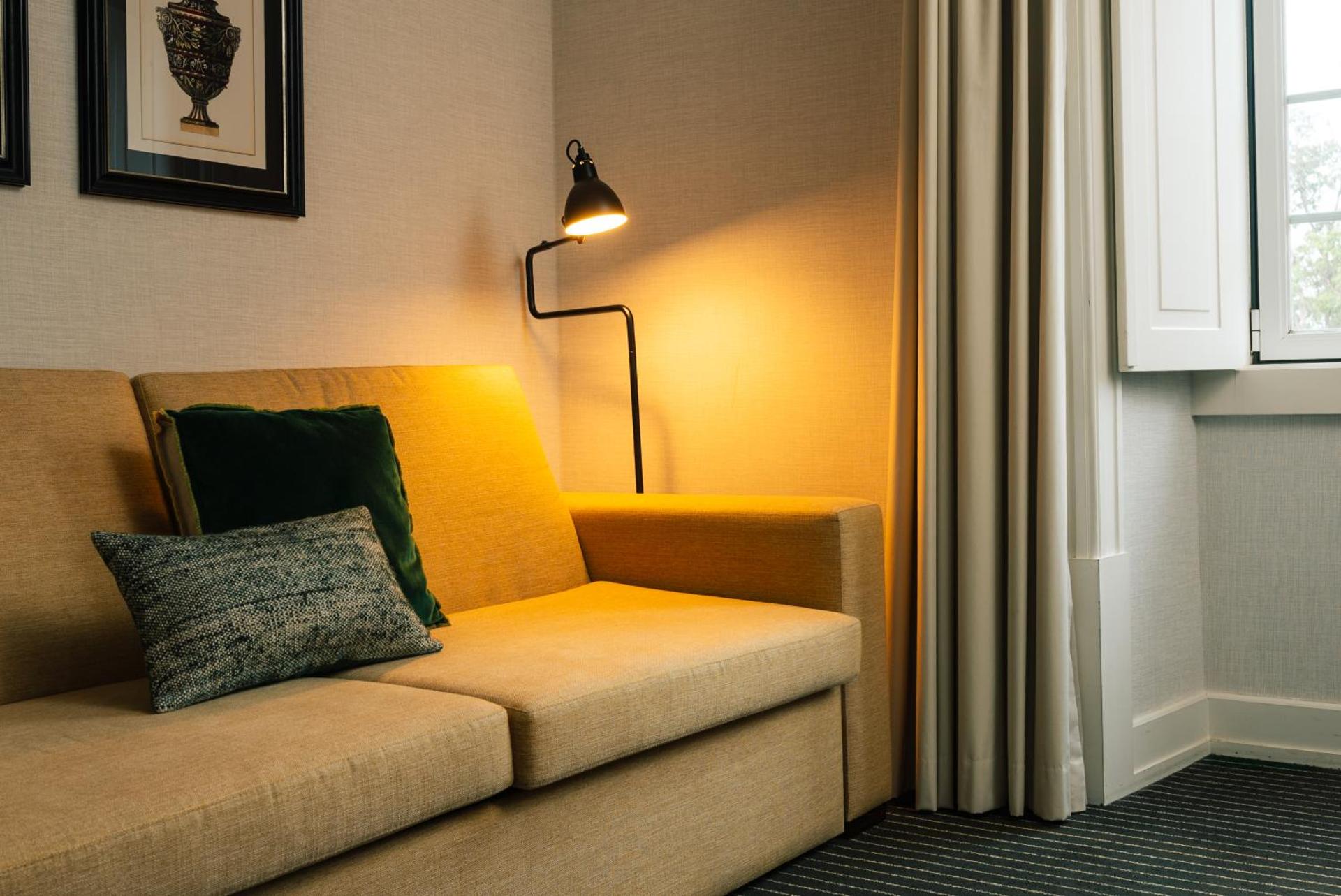 Family Room (2 Adults + 3 Children)