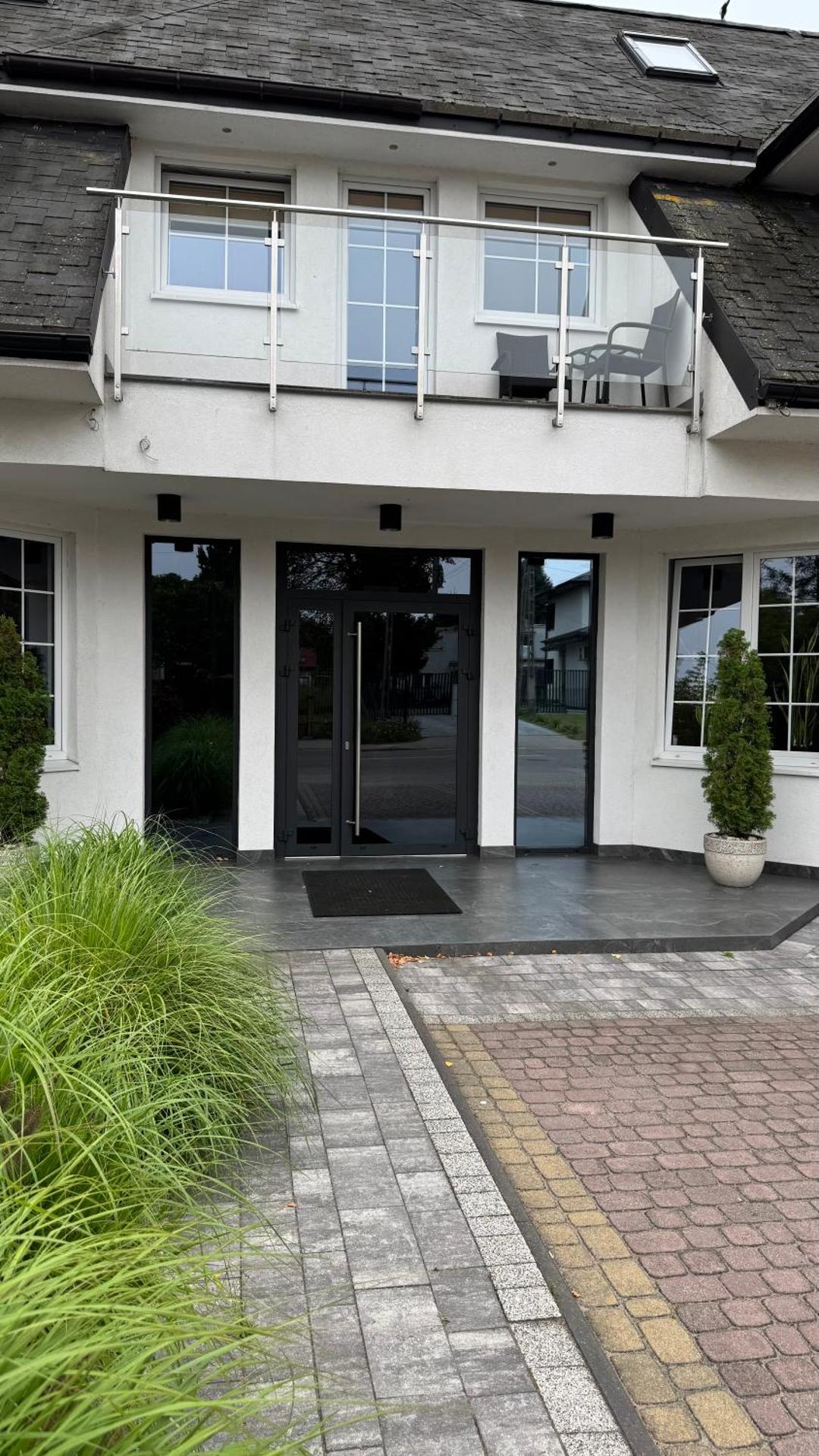 Hotelik - Modlin Airport