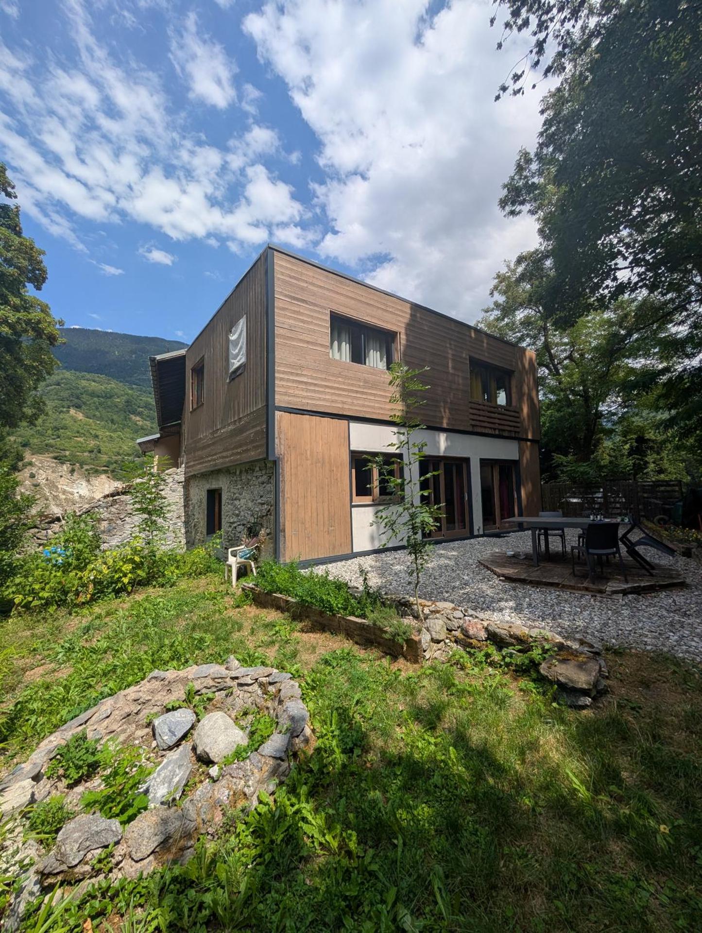 Apartment with Garden View