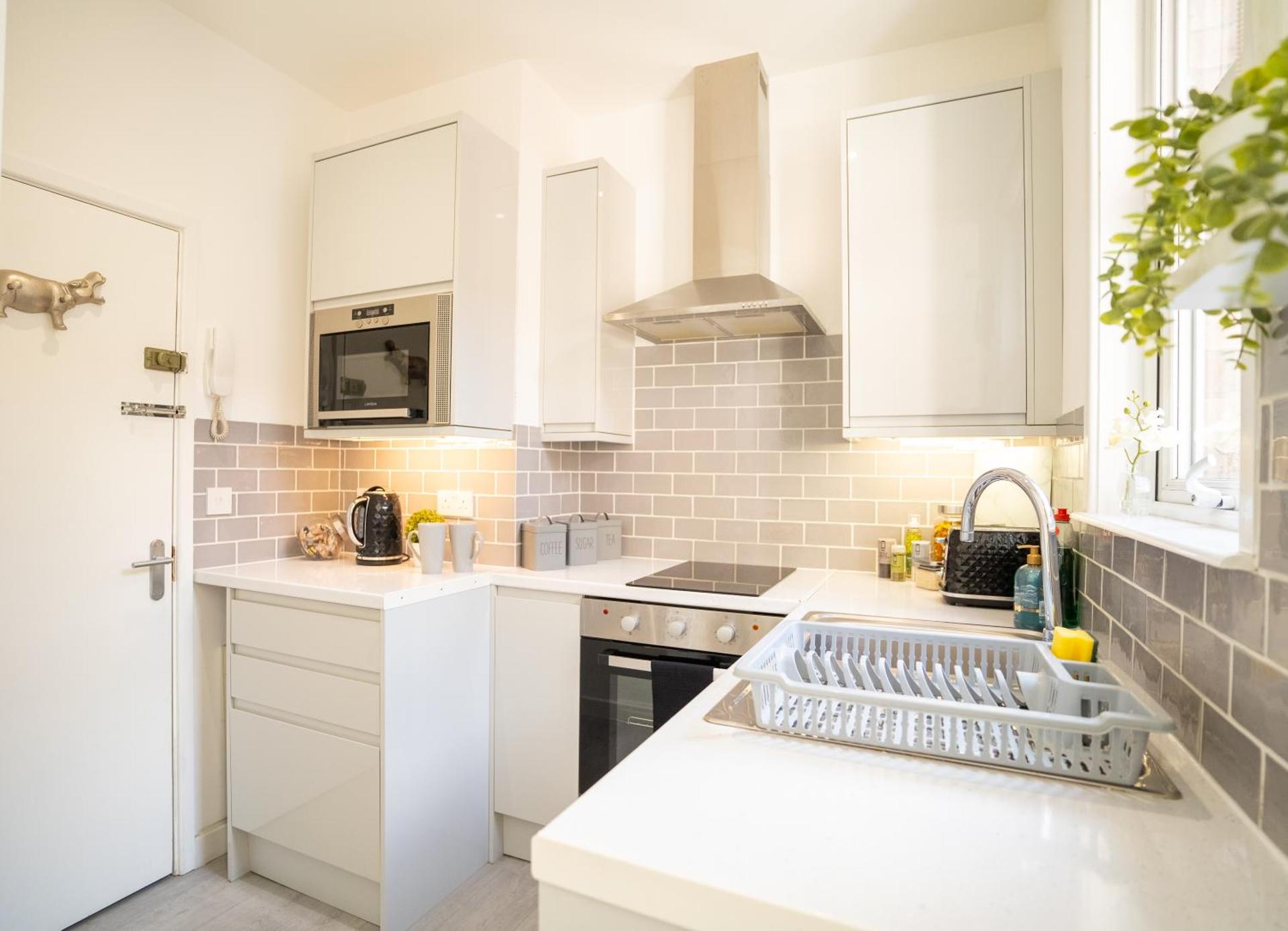 Central Harrow Studios 3mins to station!