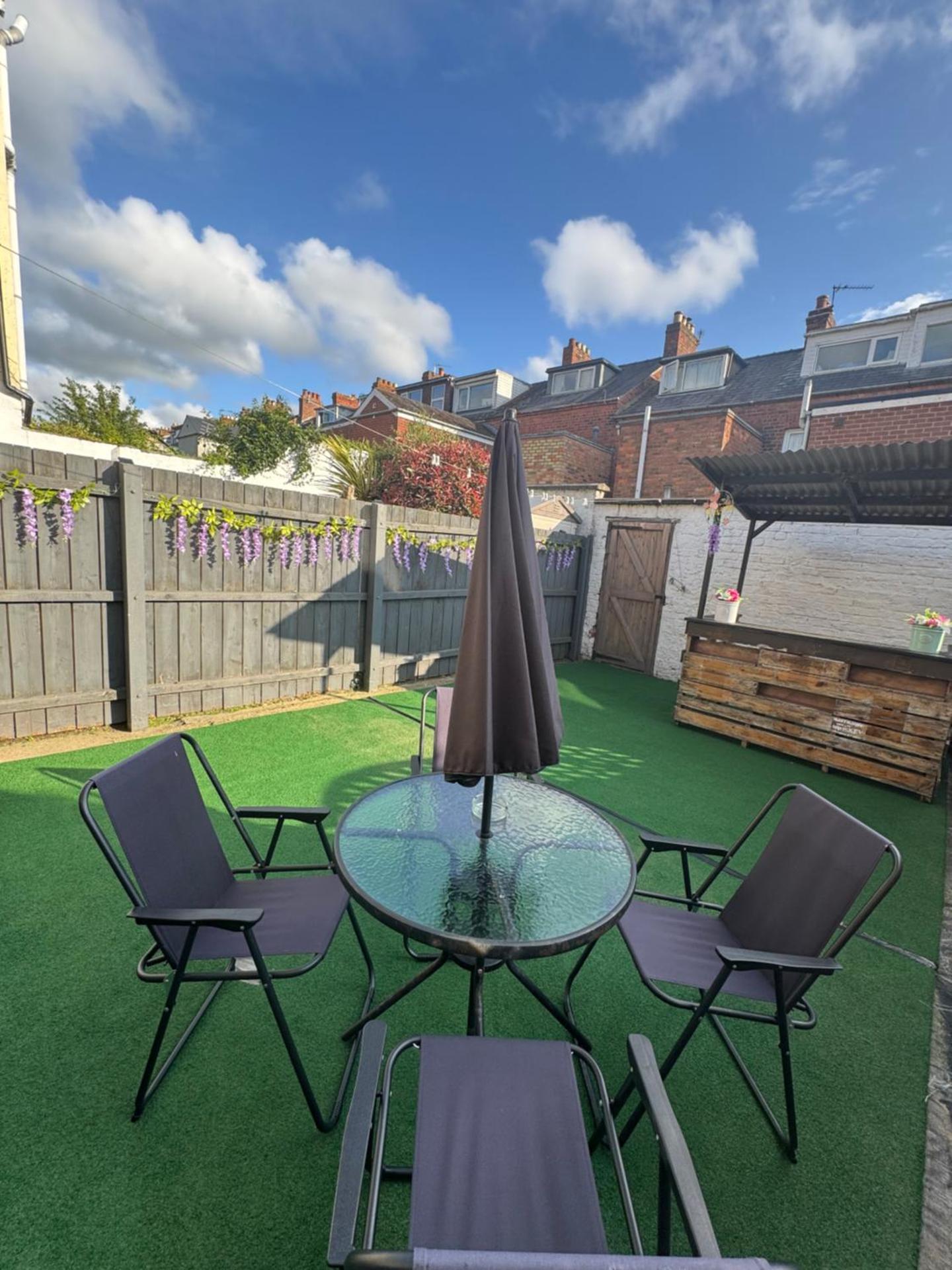 Excellent, comfortable location to visit Belfast