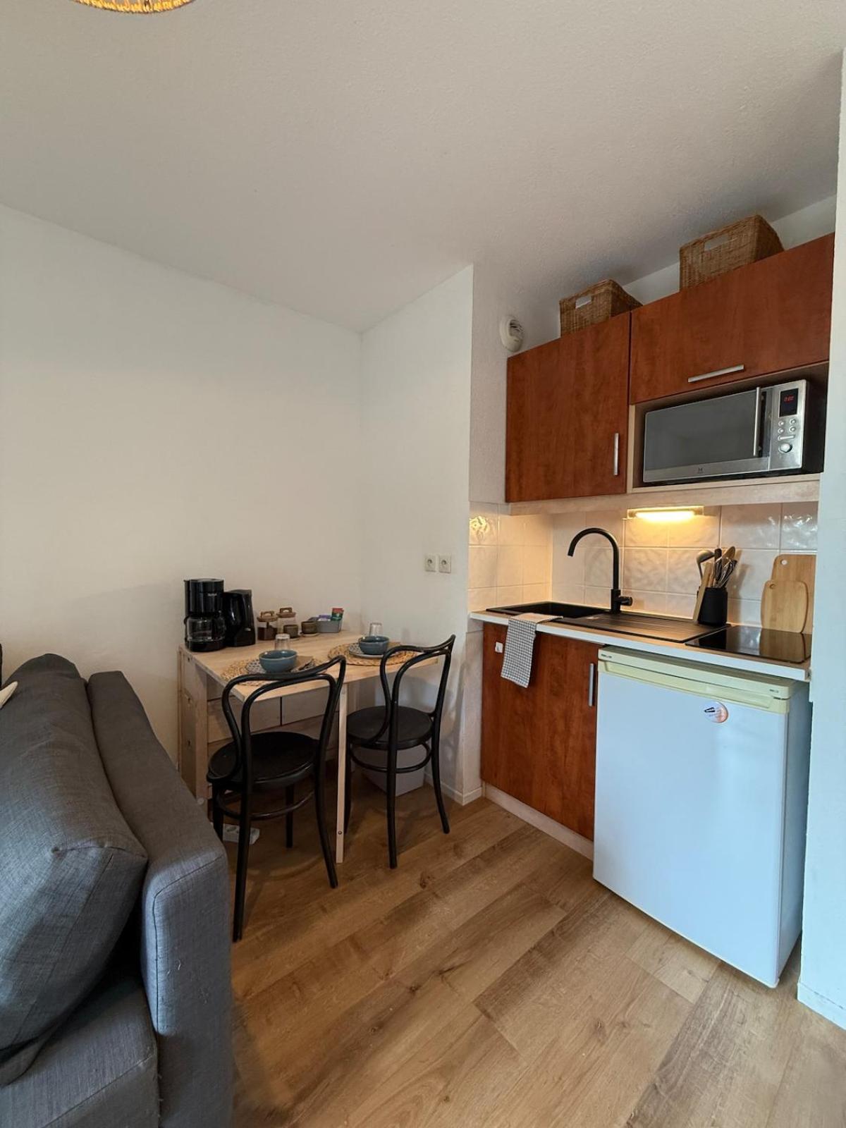 Charmant studio zen avec balcon spacieux