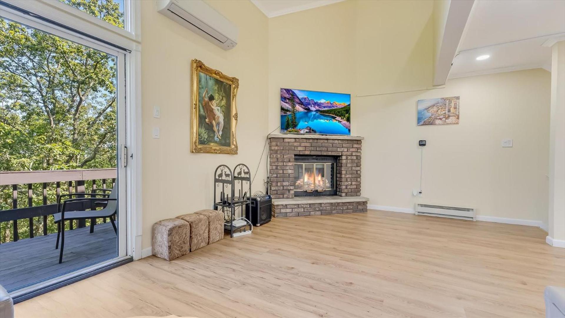 Cozy Modern Camelback House