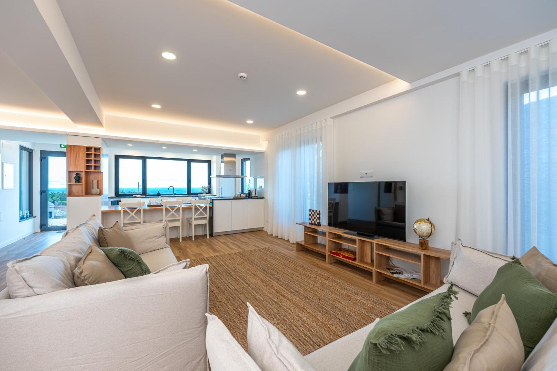 Communal lounge/ TV room