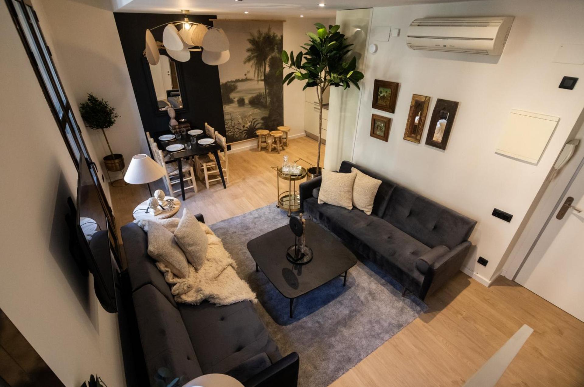 Communal lounge/ TV room