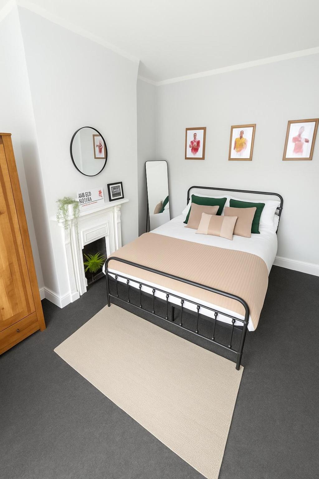 Liverpool Escape - 5 min walk to LFC Stadium, Sleeps 8, free parking, newly renovated home