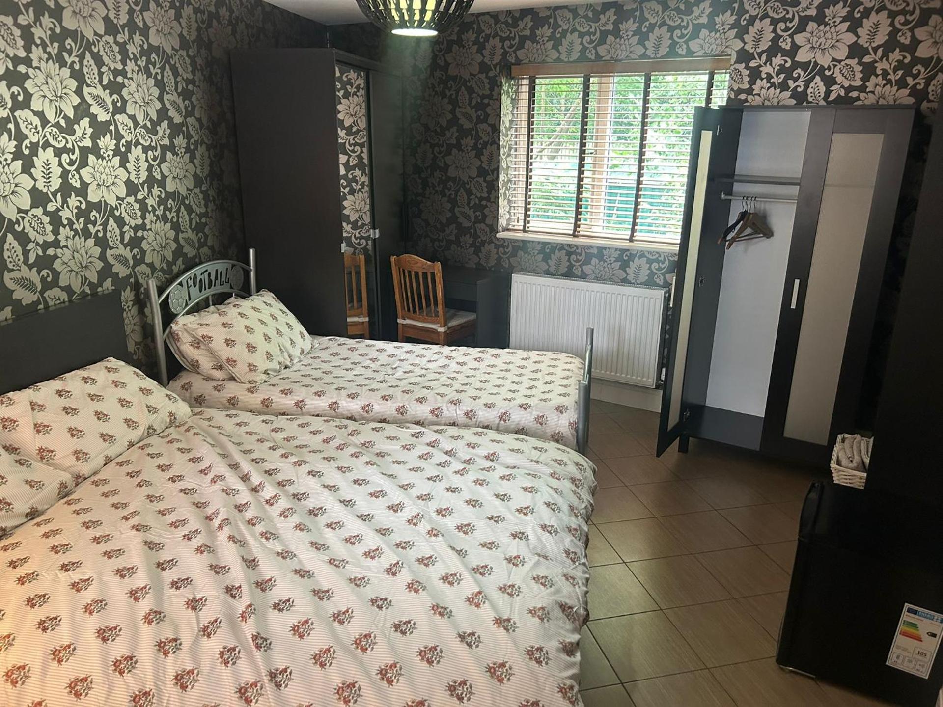 21 Fairfield Crescent