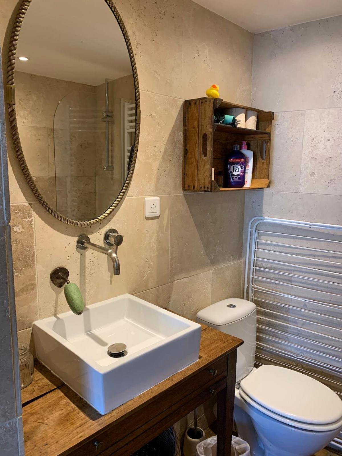 Studio indépendant tout équipé