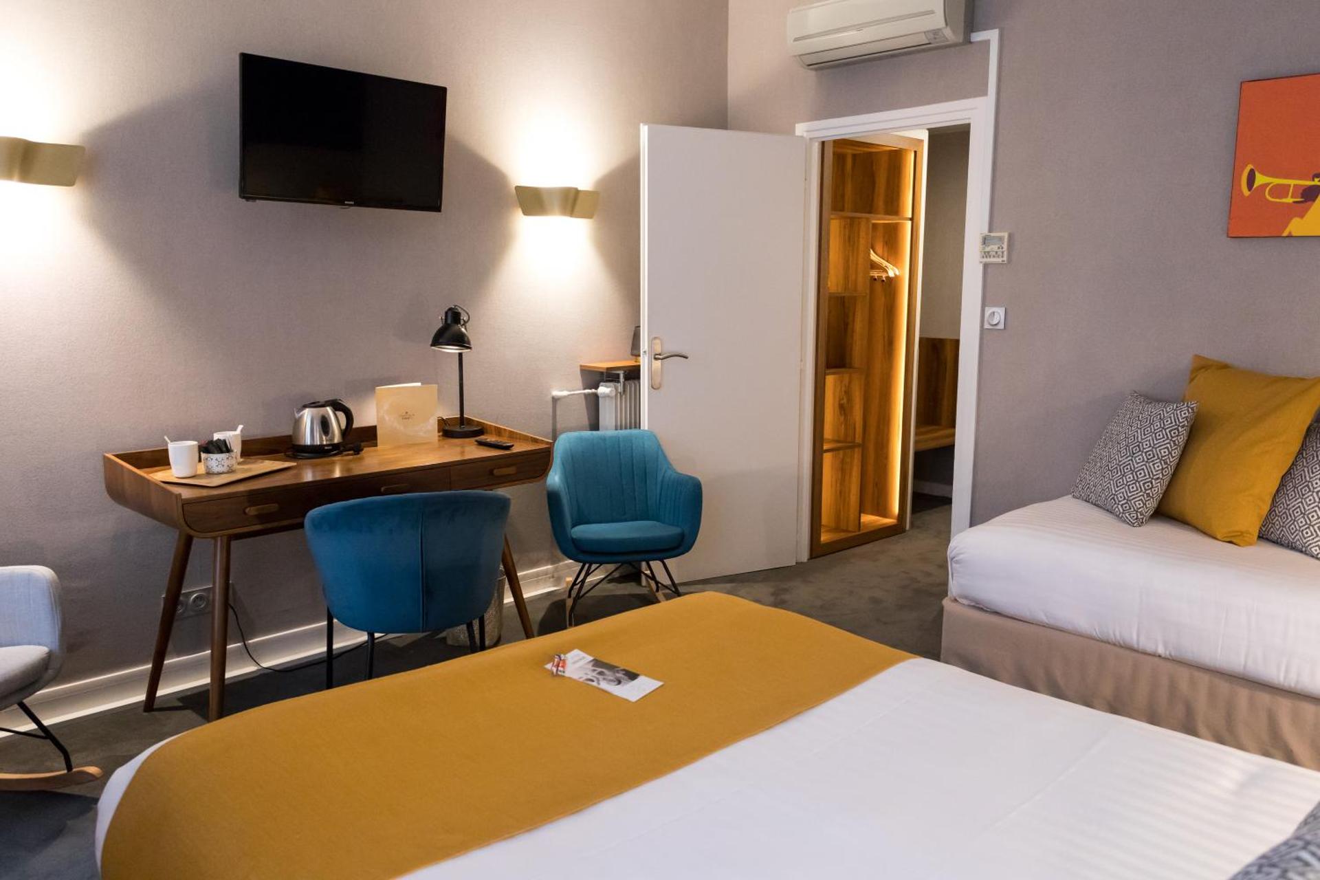 Triple Room with Bath