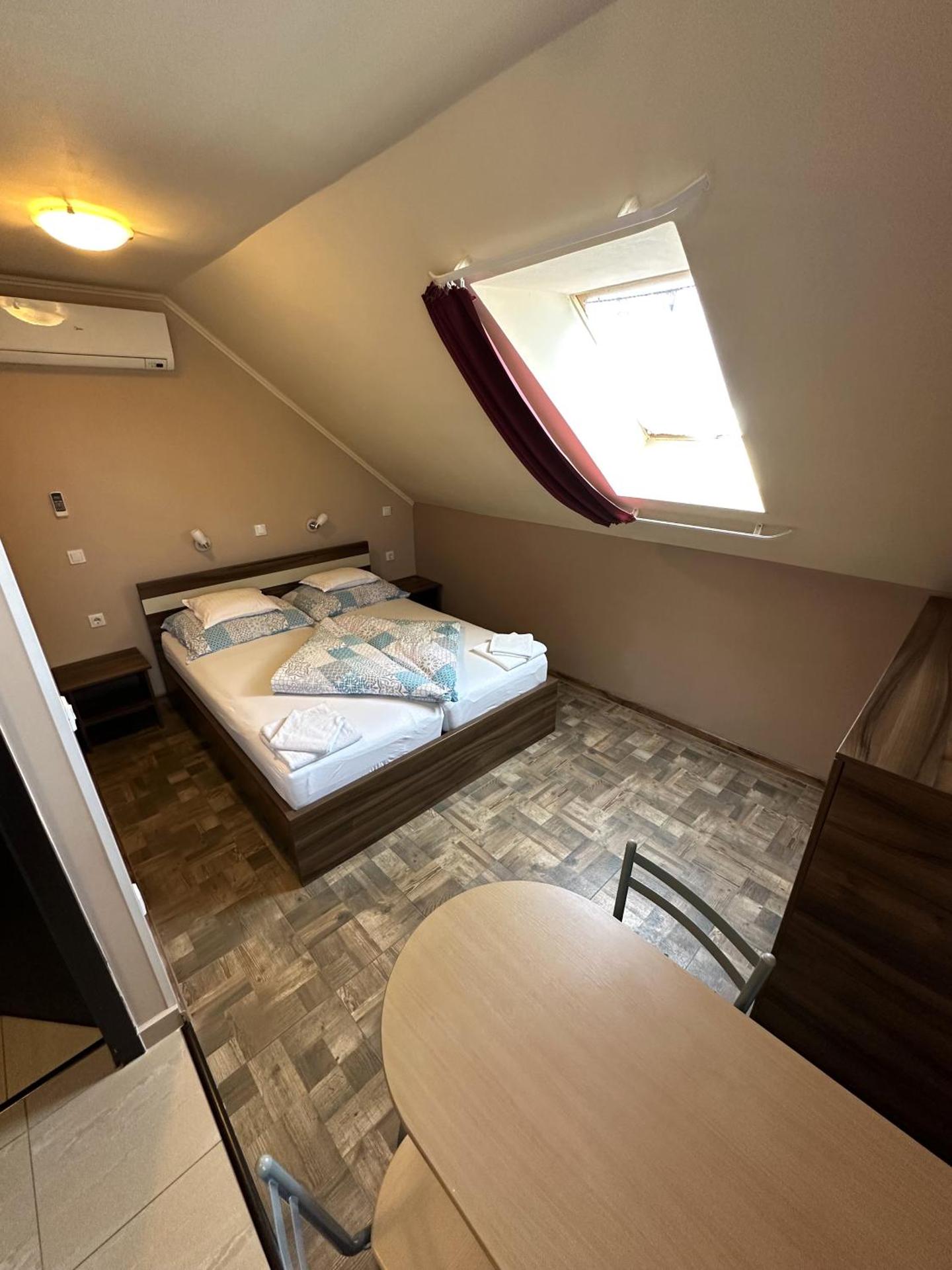 One-Bedroom Apartment with Garden View