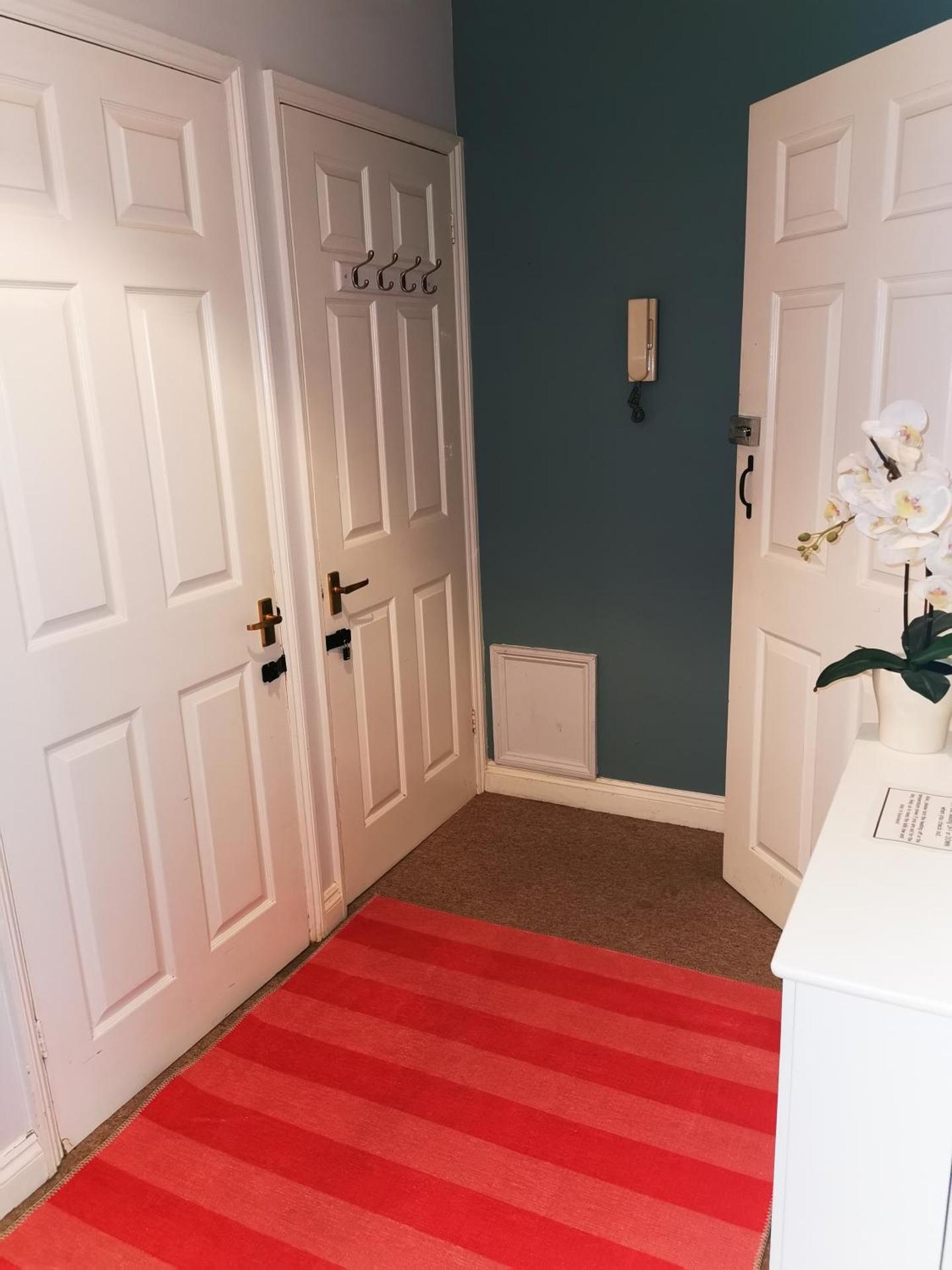 Central Bath Apartment Private Parking Courtyard Garden