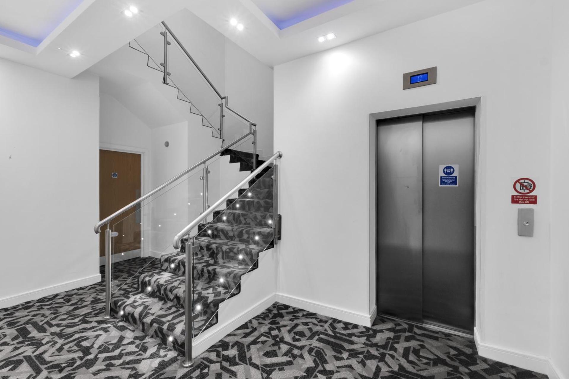 Signature Hotel London