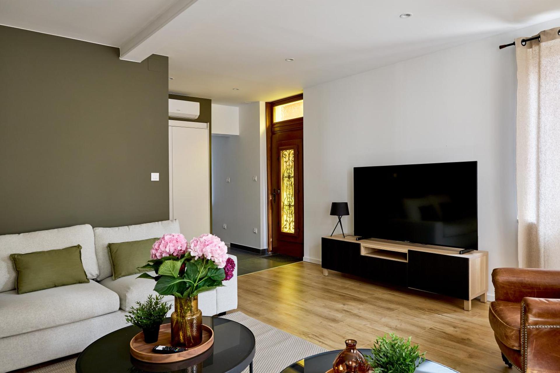 Communal lounge/ TV room