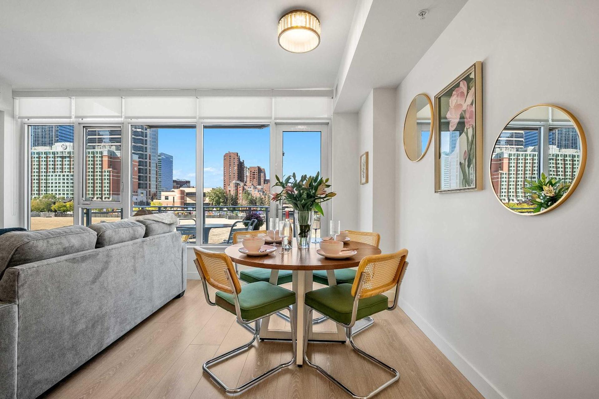 Riverside Retreat - Enjoy Walking Trails, FREE Banff Pass, Gym, Wine & Parking! Work Space Included!