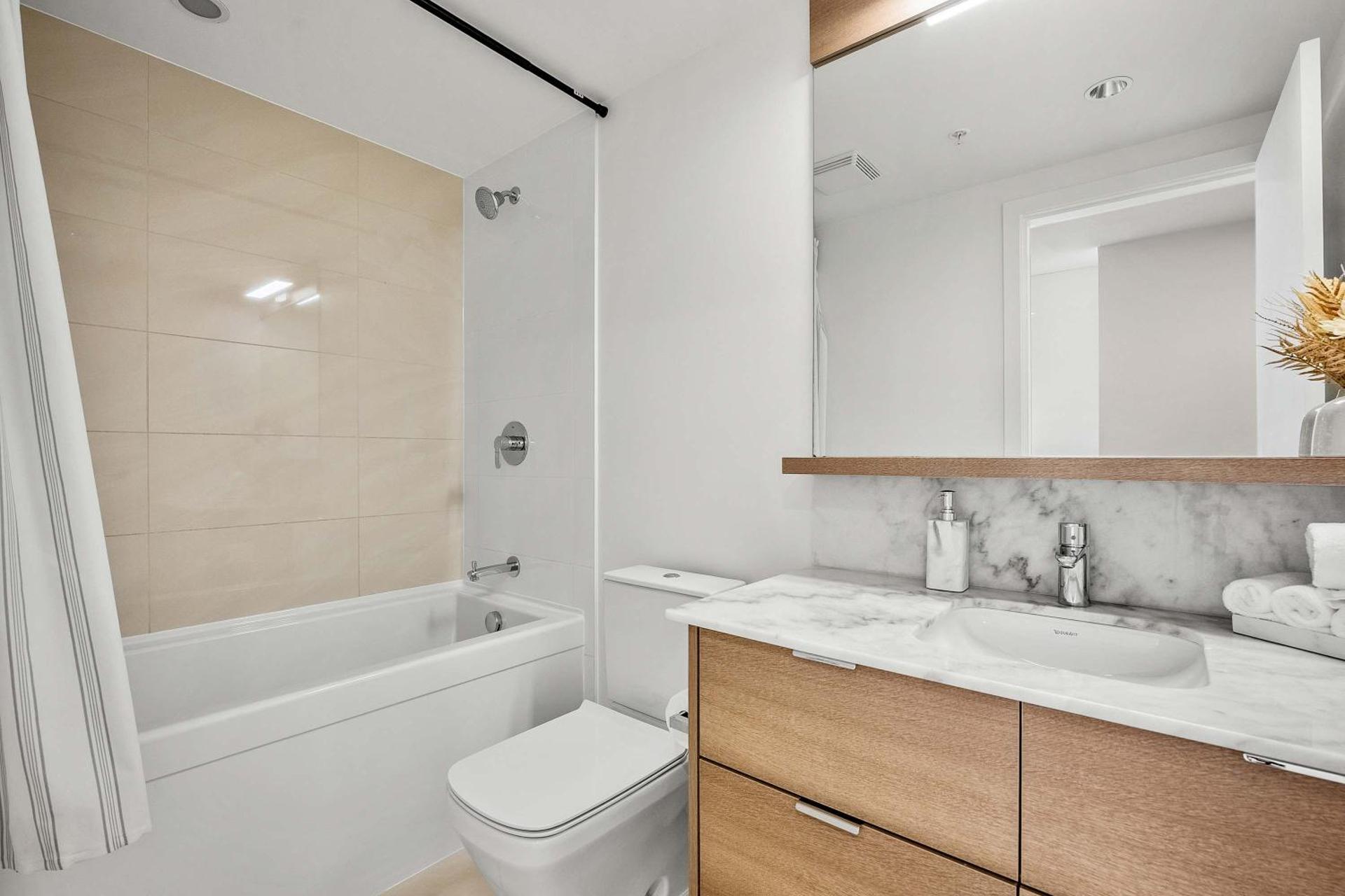 Riverside Retreat - Enjoy Walking Trails, FREE Banff Pass, Gym, Wine & Parking! Work Space Included!