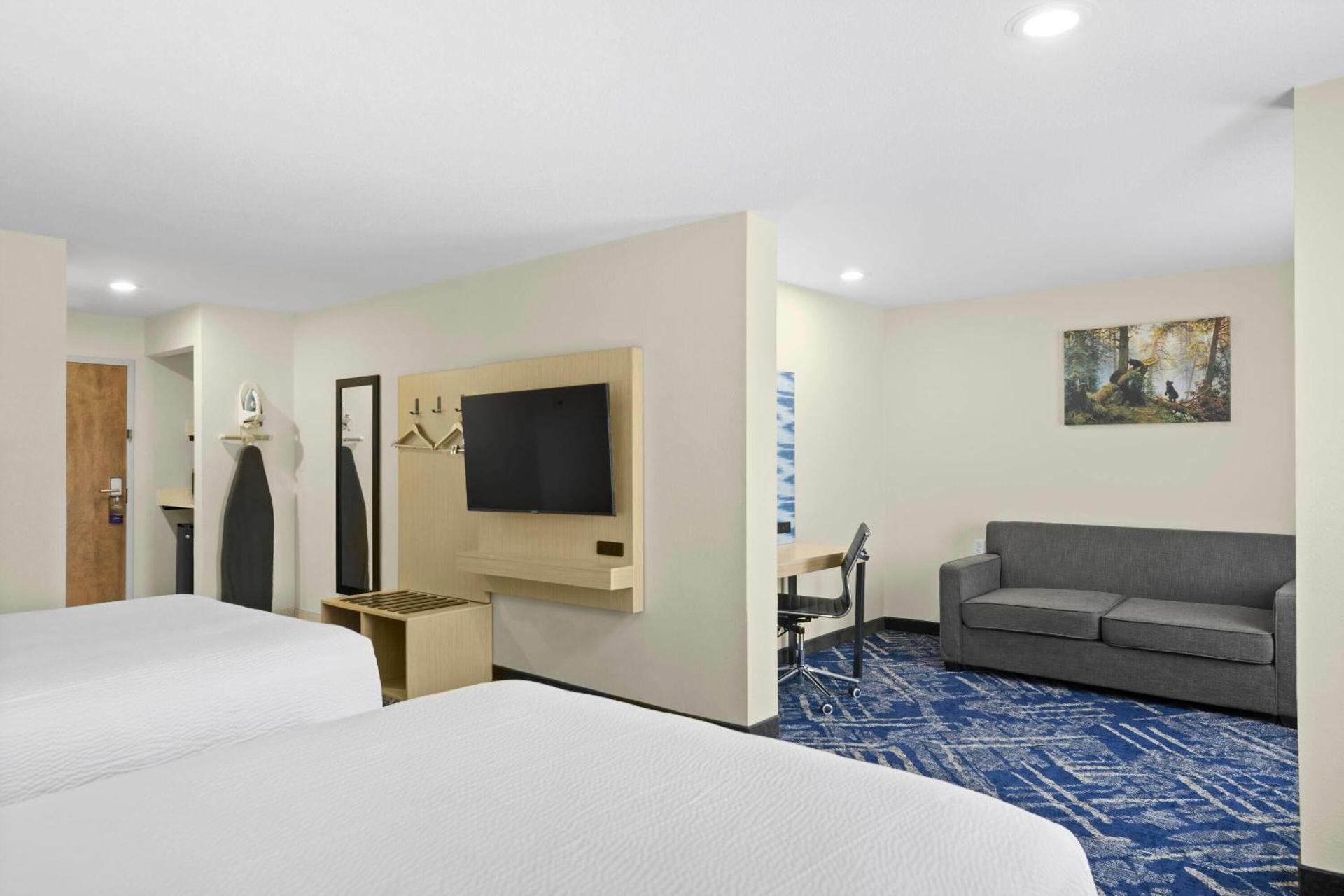 Photo of the whole room