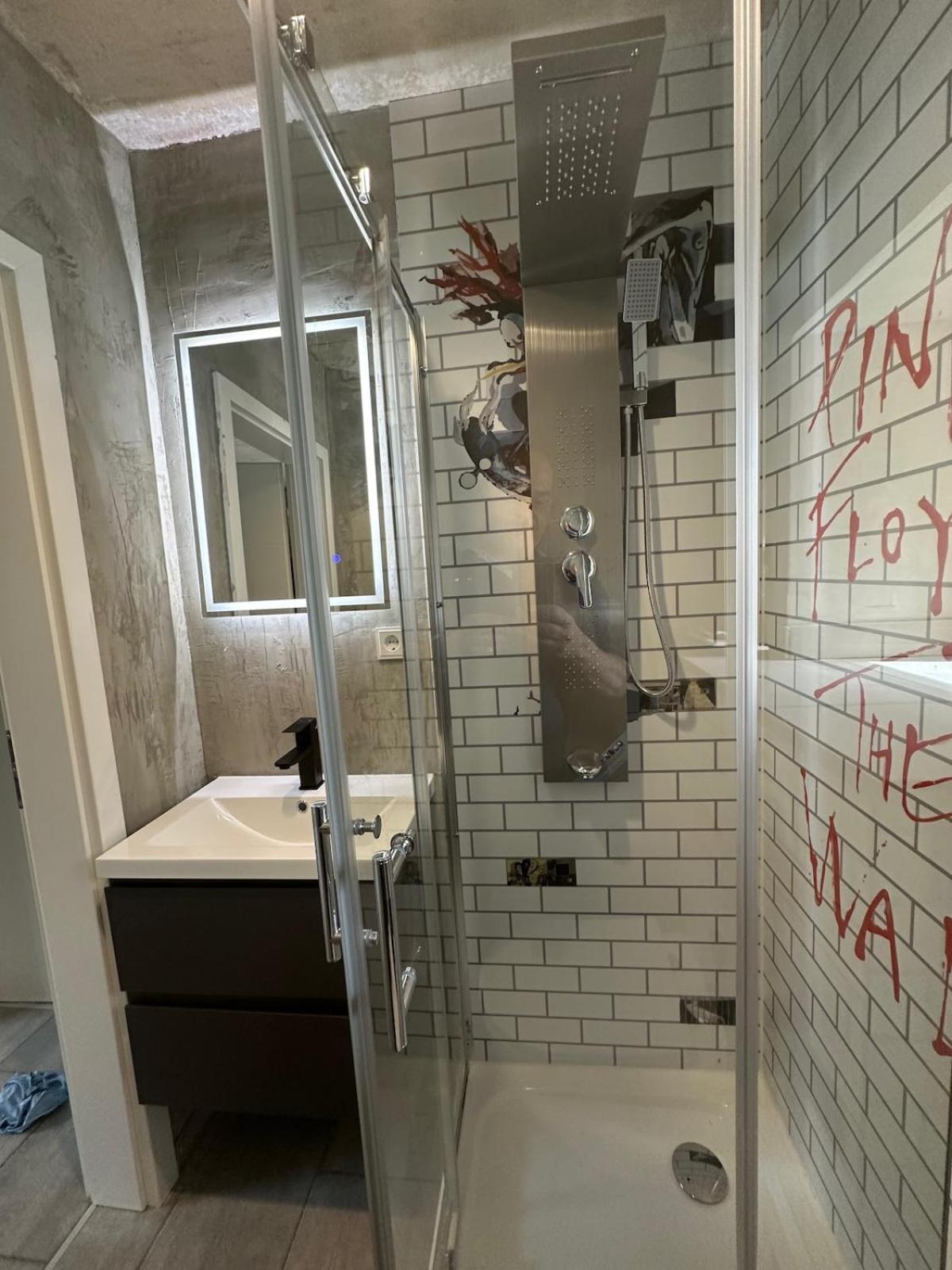 Backstage, stylische Unterkunft mit Whirlpool