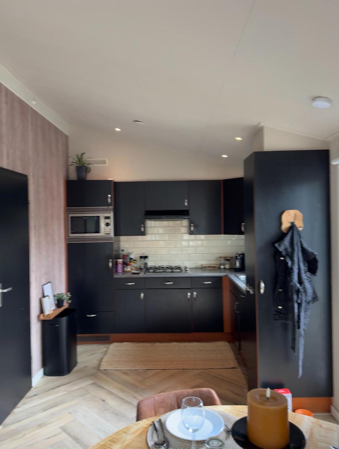 Het Verwende Nest met privé hottub & Barrel sauna