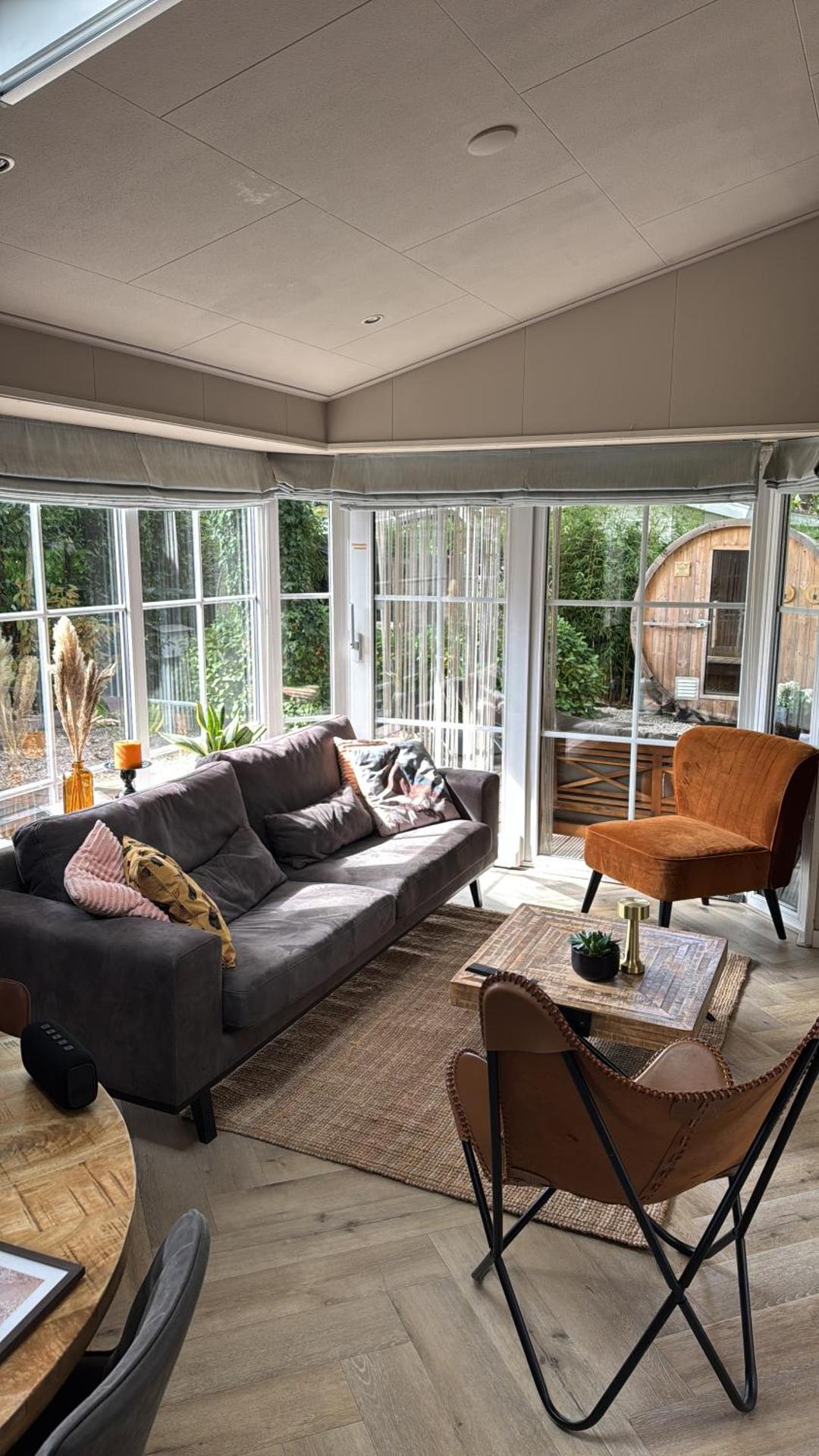 Het Verwende Nest met privé hottub & Barrel sauna