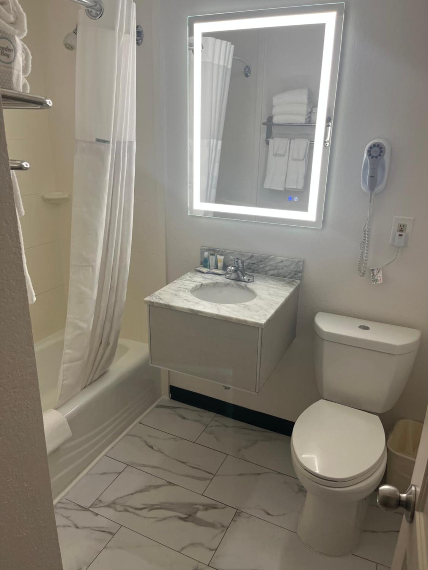 Howard Johnson by Wyndham Malden Boston Area