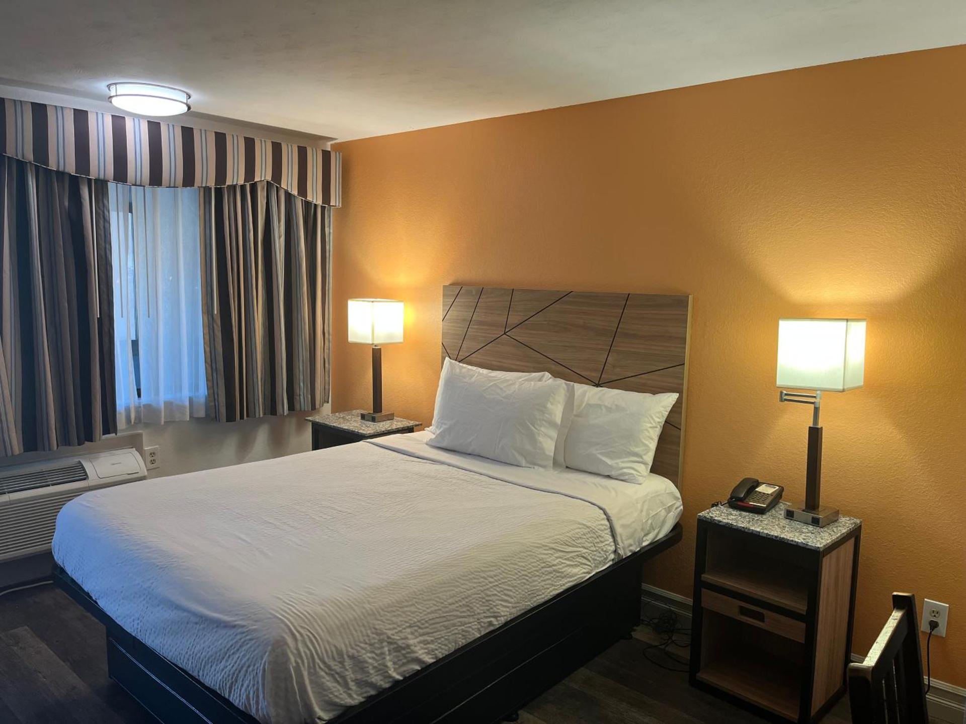 Howard Johnson by Wyndham Malden Boston Area