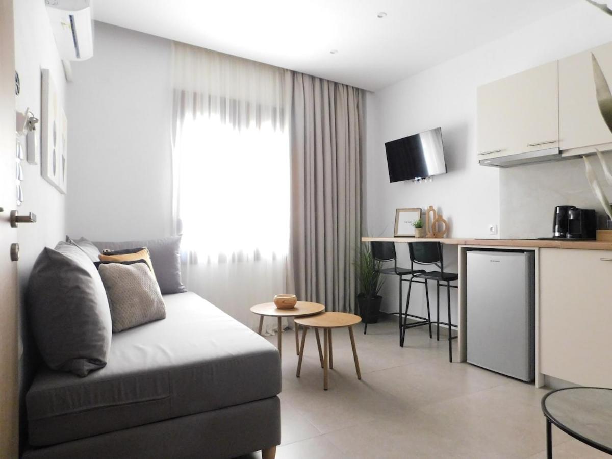 Cozy Studio with Patio - Walk to City Center