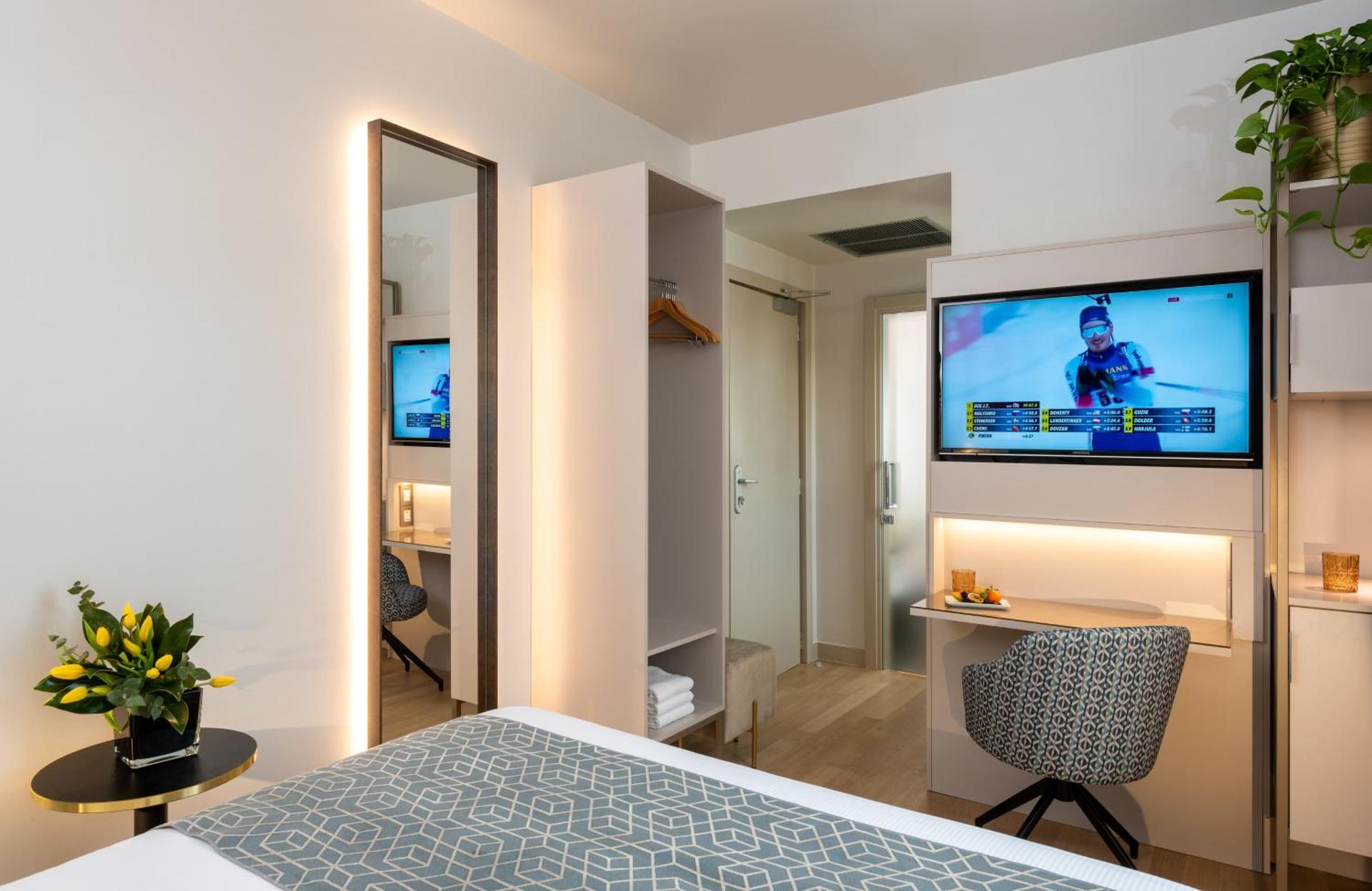 Photo of the whole room